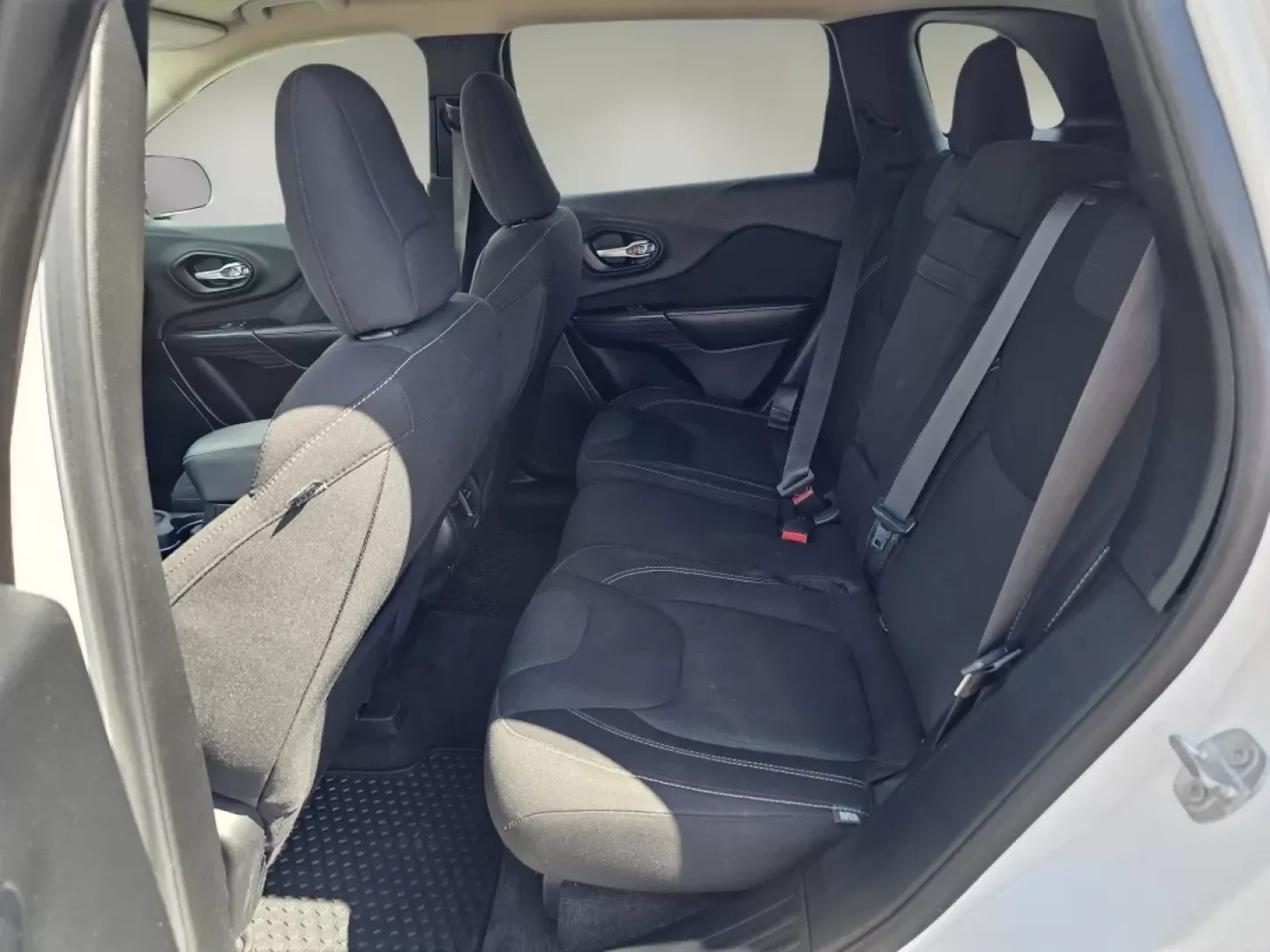 2016 /Black Jeep Cherokee Latitude (1C4PJMCB6GW) with an Other engine, located at 5115 14th Ave., Columbus, GA, 31904, (706) 323-0345, 32.511494, -84.971046 - **Adventure Awaits with This 2016 Jeep Cherokee Latitude Perfect for Your Next Journey!**<br /> <br /> Are you ready to elevate your driving experience and embrace the open road? This 2016 Jeep Cherokee Latitude, available at Gils Auto in Phenix City, AL, is designed for those who crave adventure a - Photo#14