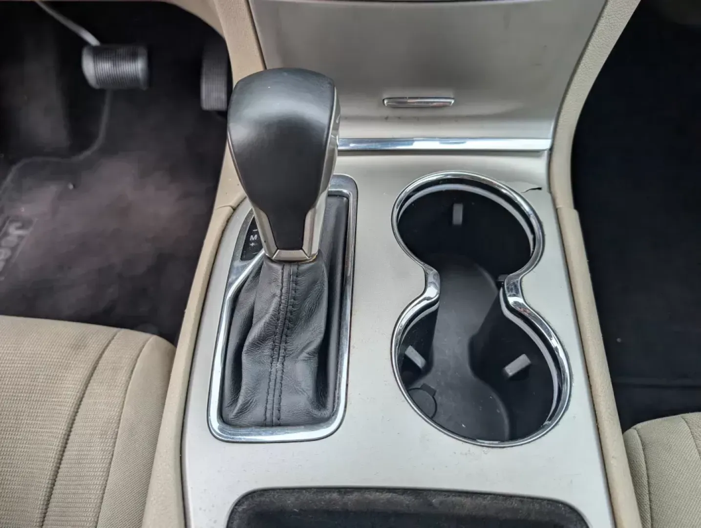 2016 /Lt Frost Beige/Black Jeep Grand Cherokee Laredo (1C4RJEAG8GC) with an Other engine, located at 7000 Northlake Connector, Columbus, GA, 31904, (706) 987-8085, 32.524975, -84.978134 - Discover the perfect blend of adventure and everyday practicality with the 2016 Jeep Grand Cherokee Laredo, now available at Gils Auto in Phenix City, AL! This remarkable SUV is designed for those seeking versatility, whether you're tackling the daily commute, planning a weekend getaway, or navigati - Photo#13