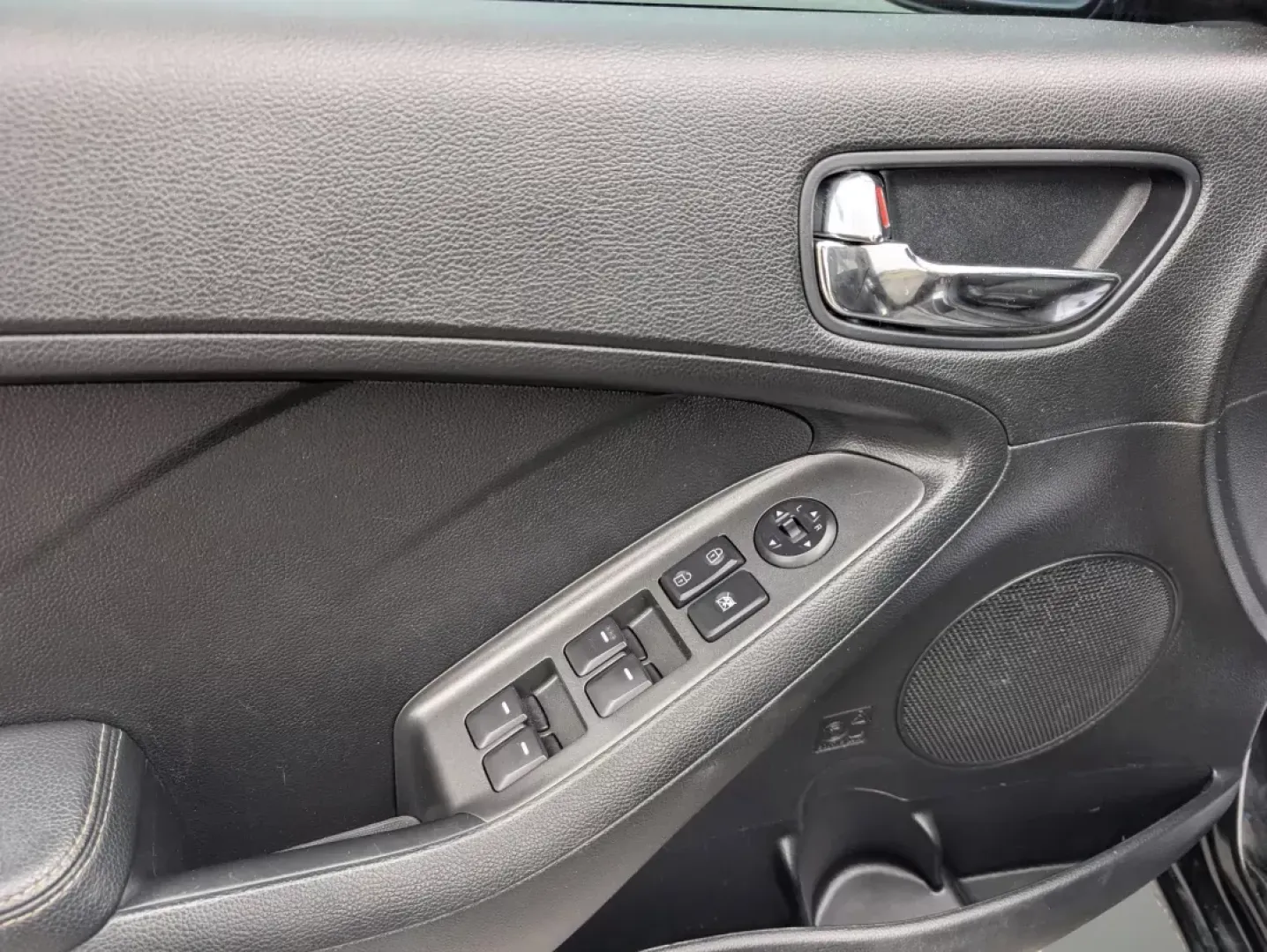 2016 /Black Kia Forte LX (KNAFK4A6XG5) with an Regular Unleaded I-4 1.8 L/110 engine, 6-Speed Automatic w/OD transmission, located at 804 22nd Ave, Phenix City, AL, 36870, (334) 297-1860, 32.484749, -85.024475 - 2016 Kia Forte LX - Photo#14