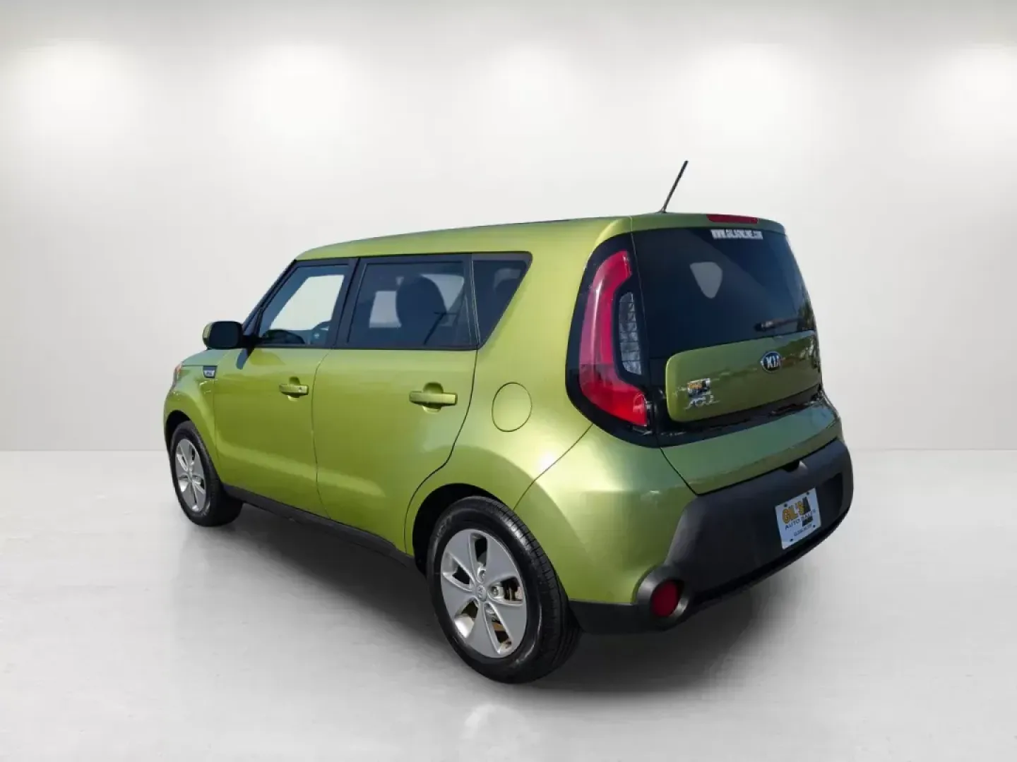 2016 /Black Kia Soul Base (KNDJN2A2XG7) with an Regular Unleaded I-4 1.6 L/97 engine, 6-Speed Automatic w/OD transmission, located at 7000 Northlake Connector, Columbus, GA, 31904, (706) 987-8085, 32.524975, -84.978134 - **Discover the Perfect Blend of Style and Functionality with the 2016 Kia Soul at Gils Auto - Columbus #2!**<br /> <br /> Are you in search of a versatile vehicle that can adapt to your lifestyle, whether it's for daily commutes, family outings, or weekend adventures? Look no further! The 2016 Kia S - Photo#9