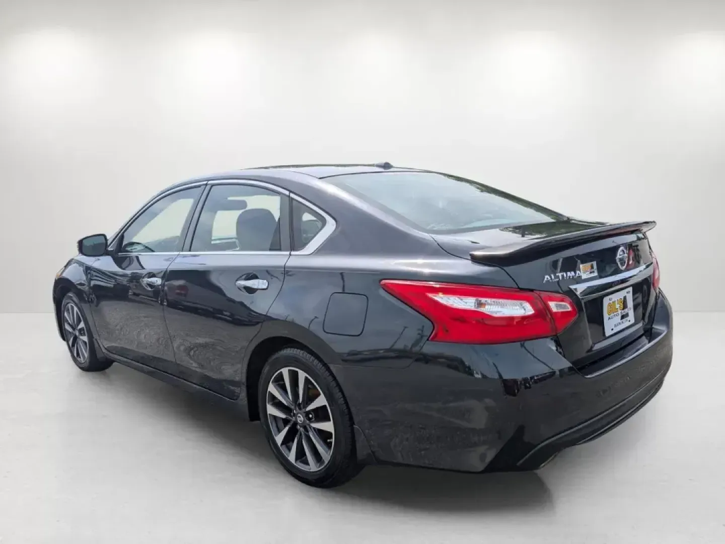 2016 /Charcoal Nissan Altima 2.5 SL (1N4AL3AP4GC) with an Regular Unleaded I-4 2.5 L/152 engine, 1-Speed CVT w/OD transmission, located at 7000 Northlake Connector, Columbus, GA, 31904, (706) 987-8085, 32.524975, -84.978134 - 2016 Nissan Altima 2.5 SL - Photo#6
