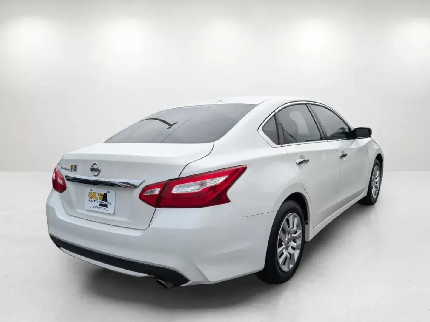 2016 Nissan Altima 2.5 (1N4AL3AP8GN) with an Regular Unleaded I-4 2.5 L/152 engine, 1-Speed CVT w/OD transmission, located at 3959 U.S. 80 W, Phenix City, AL, 36870, (334) 297-4885, 32.469296, -85.135185 - 2016 Nissan Altima 2.5 - Photo#4