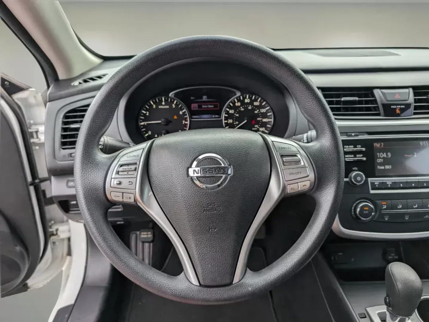 2016 Nissan Altima 2.5 (1N4AL3AP8GN) with an Regular Unleaded I-4 2.5 L/152 engine, 1-Speed CVT w/OD transmission, located at 3959 U.S. 80 W, Phenix City, AL, 36870, (334) 297-4885, 32.469296, -85.135185 - 2016 Nissan Altima 2.5 - Photo#15
