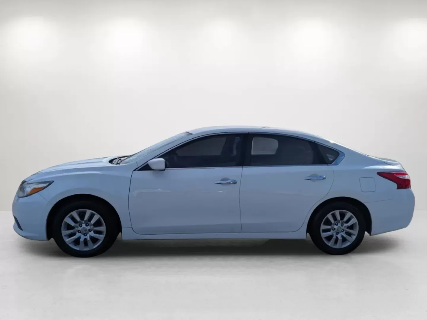 2016 Nissan Altima 2.5 (1N4AL3AP8GN) with an Other engine, located at 804 22nd Ave, Phenix City, AL, 36870, (334) 297-1860, 32.484749, -85.024475 - **Drive Your Life Forward with This 2016 Nissan Altima at Gils Auto - Phenix City #2!**<br /> <br /> Are you seeking a reliable vehicle that fits seamlessly into your daily routine? Look no further than this 2016 Nissan Altima 2.5, available at Gils Auto - Phenix City #2, located in the heart of Phe - Photo#8