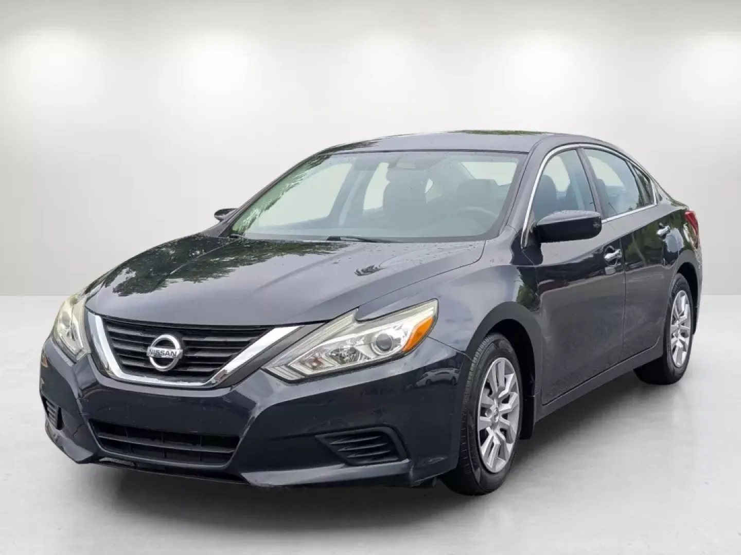2016 /Charcoal Nissan Altima 2.5 S (1N4AL3AP4GC) with an Other engine, located at 7000 Northlake Connector, Columbus, GA, 31904, (706) 987-8085, 32.524975, -84.978134 - **Discover Your Next Adventure with the 2016 Nissan Altima at Gils Auto - Phenix City!**<br /> <br /> Are you a growing family looking for a reliable sedan that can handle daily commutes while providing comfort and style? Or perhaps you're a budget-conscious buyer searching for a vehicle with guaran - Photo#1