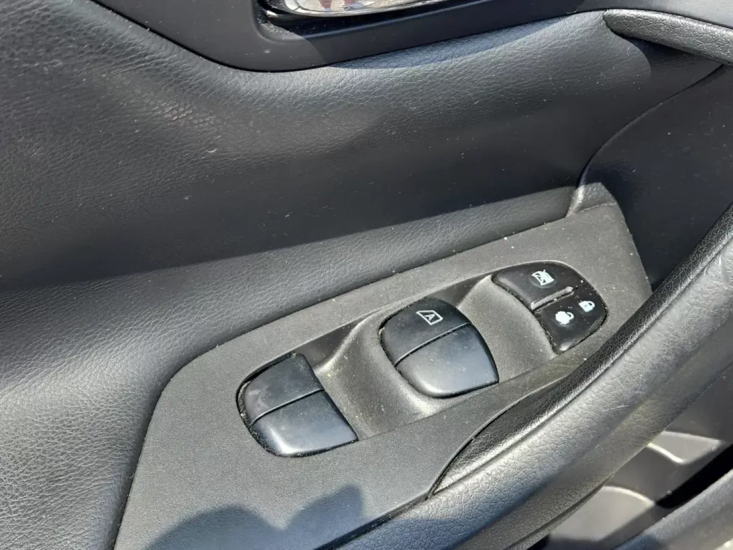 2016 Nissan Altima 2.5 (1N4AL3AP5GN) with an Other engine, located at 5115 14th Ave., Columbus, GA, 31904, (706) 323-0345, 32.511494, -84.971046 - **Your Ideal Commuter Car Awaits: 2016 Nissan Altima 2.5 at Gils Auto - Columbus**<br /> <br /> Are you seeking a reliable and stylish sedan that won't break the bank? Look no further! The 2016 Nissan Altima 2.5 is the perfect vehicle for budget-conscious buyers and families alike. With its comforta - Photo#10