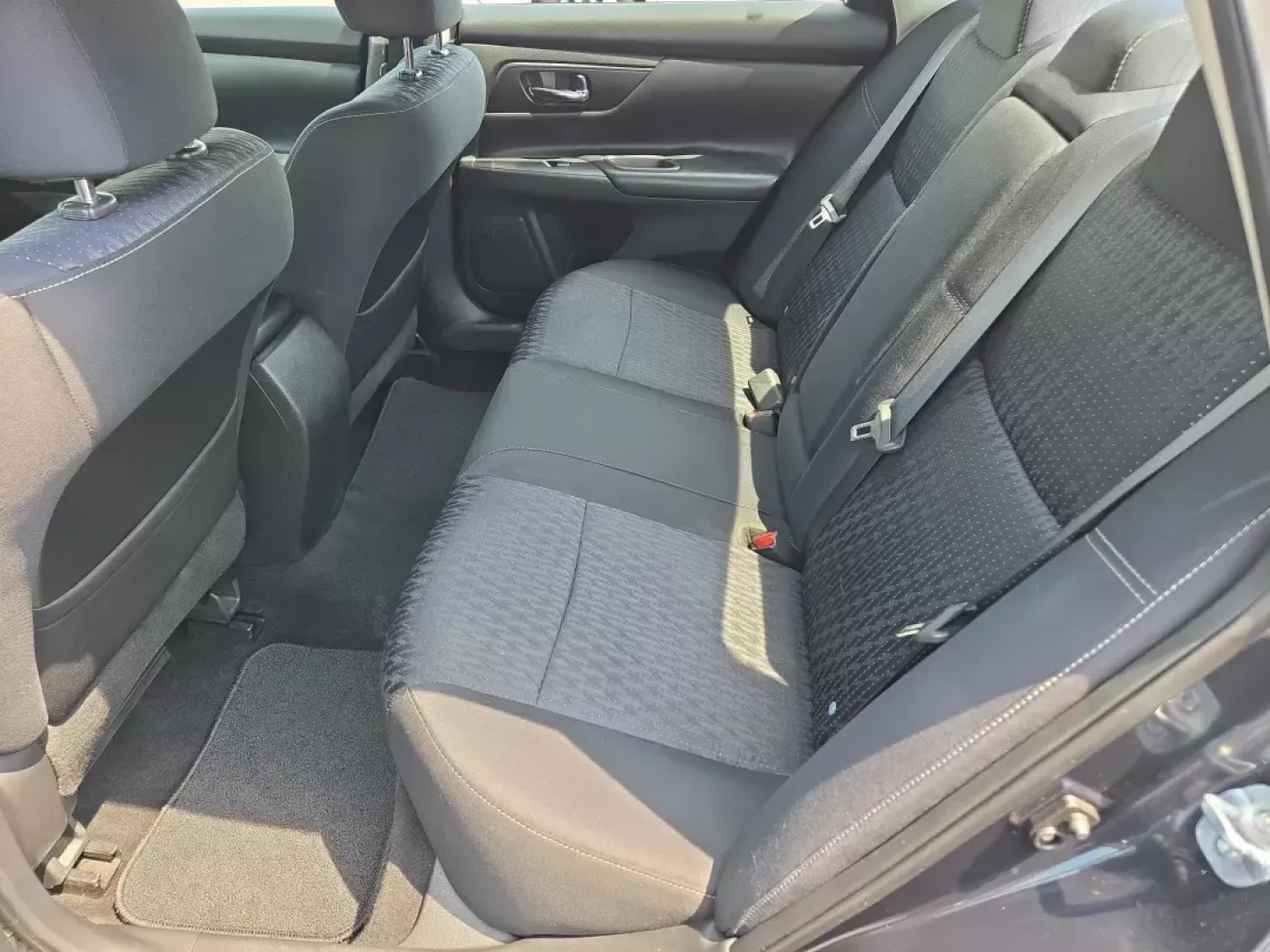 2016 Nissan Altima 2.5 (1N4AL3AP5GN) with an Other engine, located at 5115 14th Ave., Columbus, GA, 31904, (706) 323-0345, 32.511494, -84.971046 - **Your Ideal Commuter Car Awaits: 2016 Nissan Altima 2.5 at Gils Auto - Columbus**<br /> <br /> Are you seeking a reliable and stylish sedan that won't break the bank? Look no further! The 2016 Nissan Altima 2.5 is the perfect vehicle for budget-conscious buyers and families alike. With its comforta - Photo#12