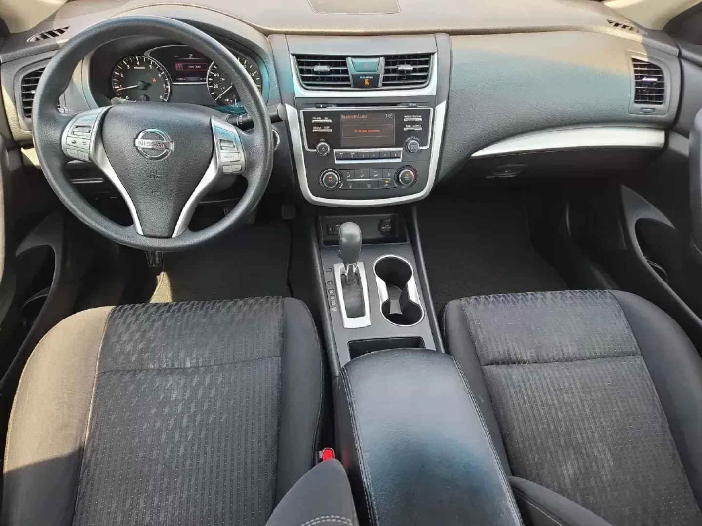 2016 Nissan Altima 2.5 (1N4AL3AP5GN) with an Other engine, located at 5115 14th Ave., Columbus, GA, 31904, (706) 323-0345, 32.511494, -84.971046 - **Your Ideal Commuter Car Awaits: 2016 Nissan Altima 2.5 at Gils Auto - Columbus**<br /> <br /> Are you seeking a reliable and stylish sedan that won't break the bank? Look no further! The 2016 Nissan Altima 2.5 is the perfect vehicle for budget-conscious buyers and families alike. With its comforta - Photo#13