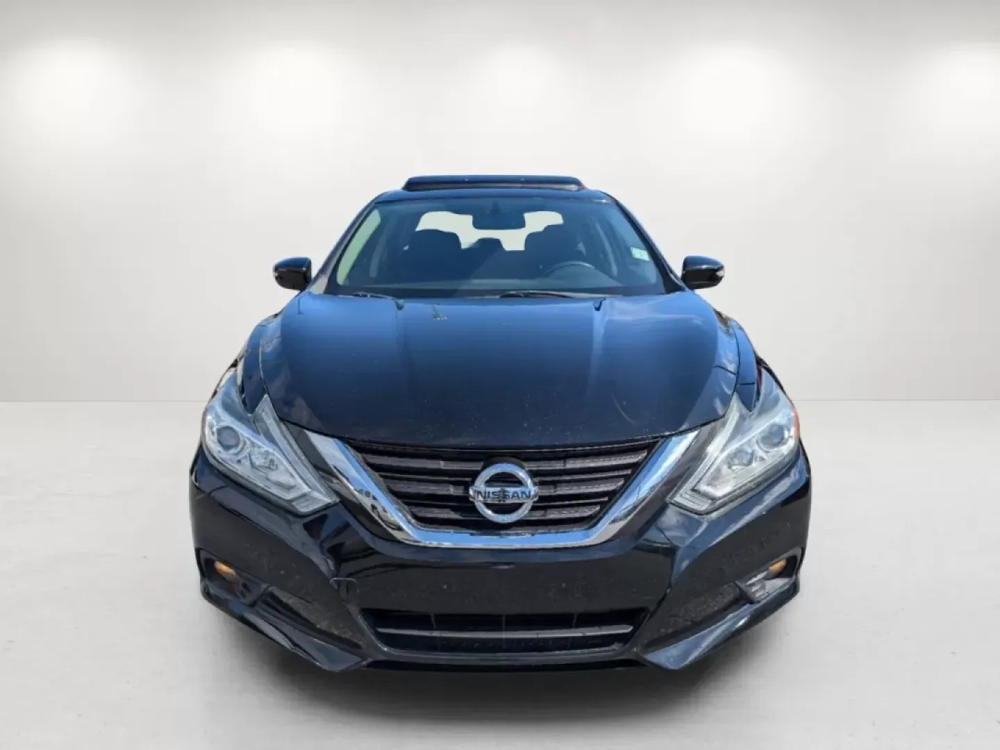 2016 /Charcoal Nissan Altima 2.5 SL (1N4AL3AP3GC) with an Other engine, located at 7000 Northlake Connector, Columbus, GA, 31904, (706) 987-8085, 32.524975, -84.978134 - **Experience Unmatched Comfort and Style with the 2016 Nissan Altima 2.5 SL!** <br /> <br /> Looking for a vehicle that seamlessly fits into your busy lifestyle? Whether you're commuting to work, shuttling the kids around, or taking weekend road trips, the 2016 Nissan Altima 2.5 SL is the perfect ch - Photo#1