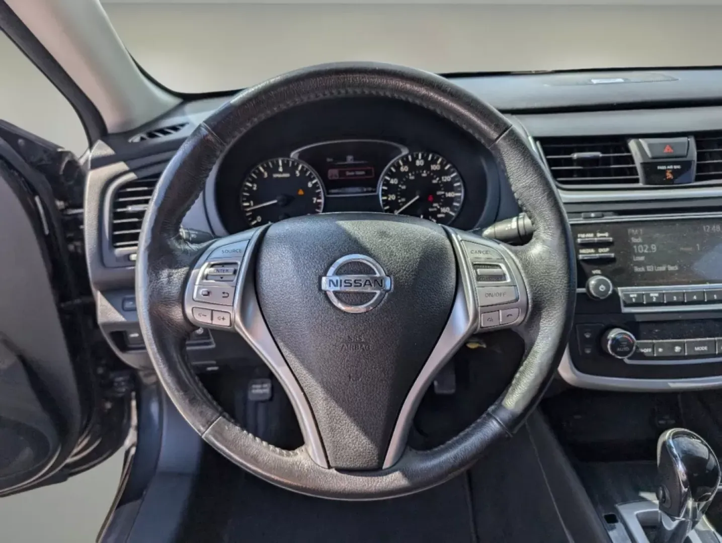 2016 /Charcoal Nissan Altima 2.5 SL (1N4AL3AP3GC) with an Other engine, located at 7000 Northlake Connector, Columbus, GA, 31904, (706) 987-8085, 32.524975, -84.978134 - **Experience Unmatched Comfort and Style with the 2016 Nissan Altima 2.5 SL!** <br /> <br /> Looking for a vehicle that seamlessly fits into your busy lifestyle? Whether you're commuting to work, shuttling the kids around, or taking weekend road trips, the 2016 Nissan Altima 2.5 SL is the perfect ch - Photo#15