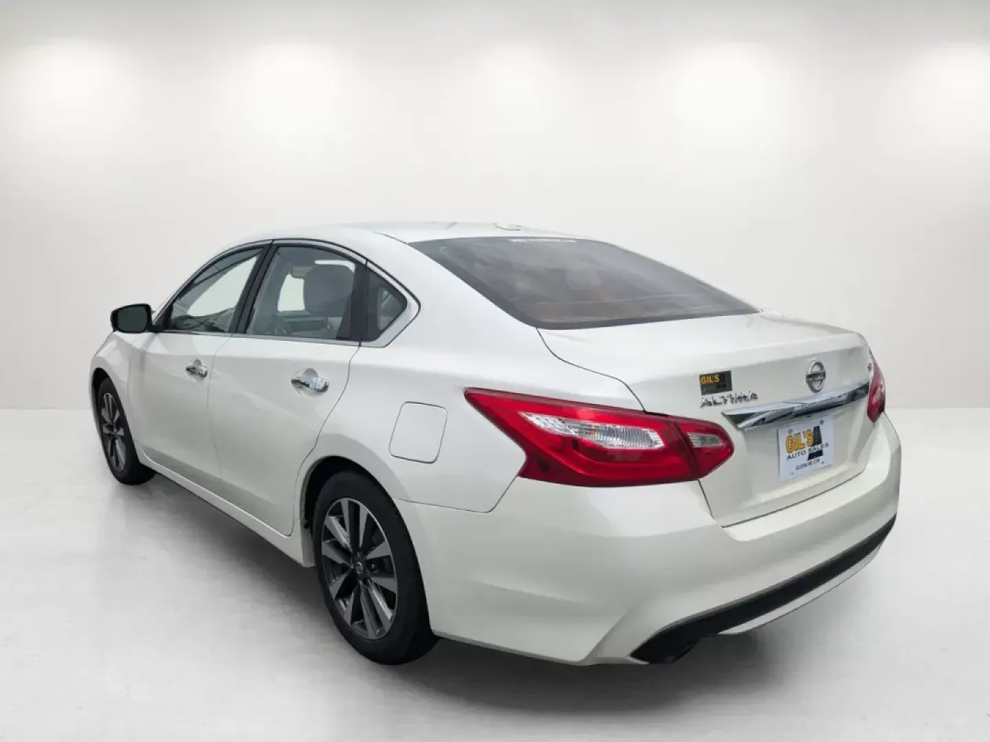 2016 /Beige Nissan Altima 2.5 SL (1N4AL3APXGC) with an Regular Unleaded I-4 2.5 L/152 engine, 1-Speed CVT w/OD transmission, located at 7000 Northlake Connector, Columbus, GA, 31904, (706) 987-8085, 32.524975, -84.978134 - 2016 Nissan Altima 2.5 SL - Photo#6