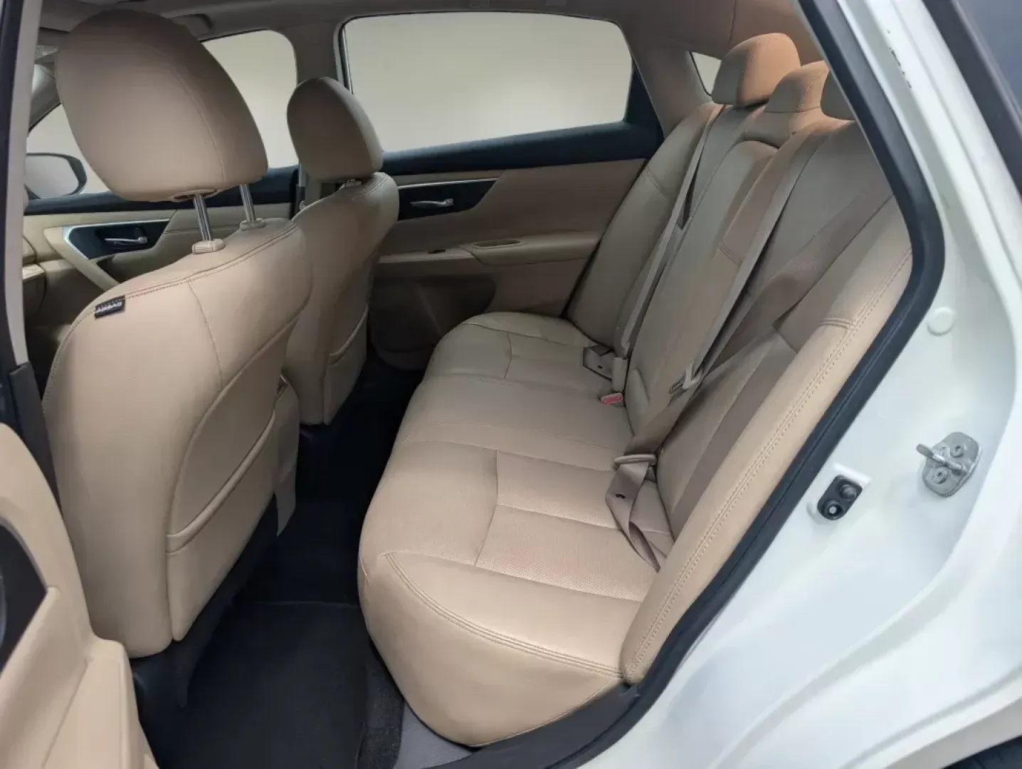 2016 /Beige Nissan Altima 2.5 SL (1N4AL3APXGC) with an Regular Unleaded I-4 2.5 L/152 engine, 1-Speed CVT w/OD transmission, located at 7000 Northlake Connector, Columbus, GA, 31904, (706) 987-8085, 32.524975, -84.978134 - 2016 Nissan Altima 2.5 SL - Photo#10