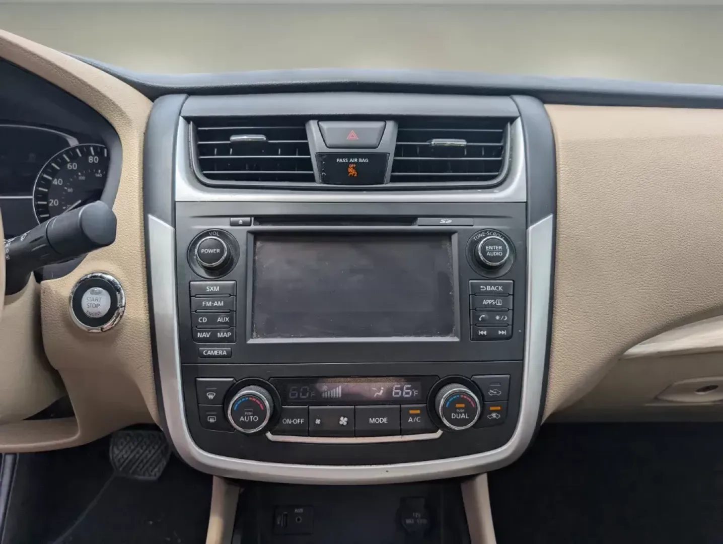 2016 /Beige Nissan Altima 2.5 SL (1N4AL3APXGC) with an Regular Unleaded I-4 2.5 L/152 engine, 1-Speed CVT w/OD transmission, located at 7000 Northlake Connector, Columbus, GA, 31904, (706) 987-8085, 32.524975, -84.978134 - 2016 Nissan Altima 2.5 SL - Photo#13