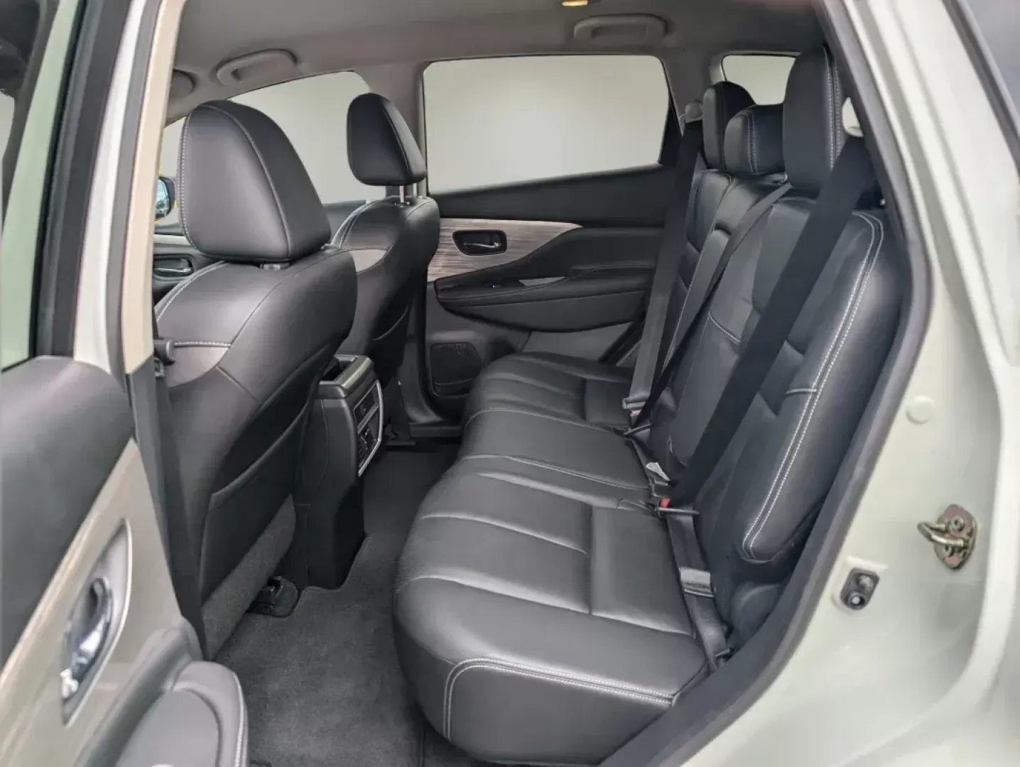 2016 /Black Nissan Murano SL (5N1AZ2MG7GN) with an Regular Unleaded V-6 3.5 L/213 engine, 1-Speed CVT w/OD transmission, located at 7000 Northlake Connector, Columbus, GA, 31904, (706) 987-8085, 32.524975, -84.978134 - 2016 Nissan Murano SL - Photo#10