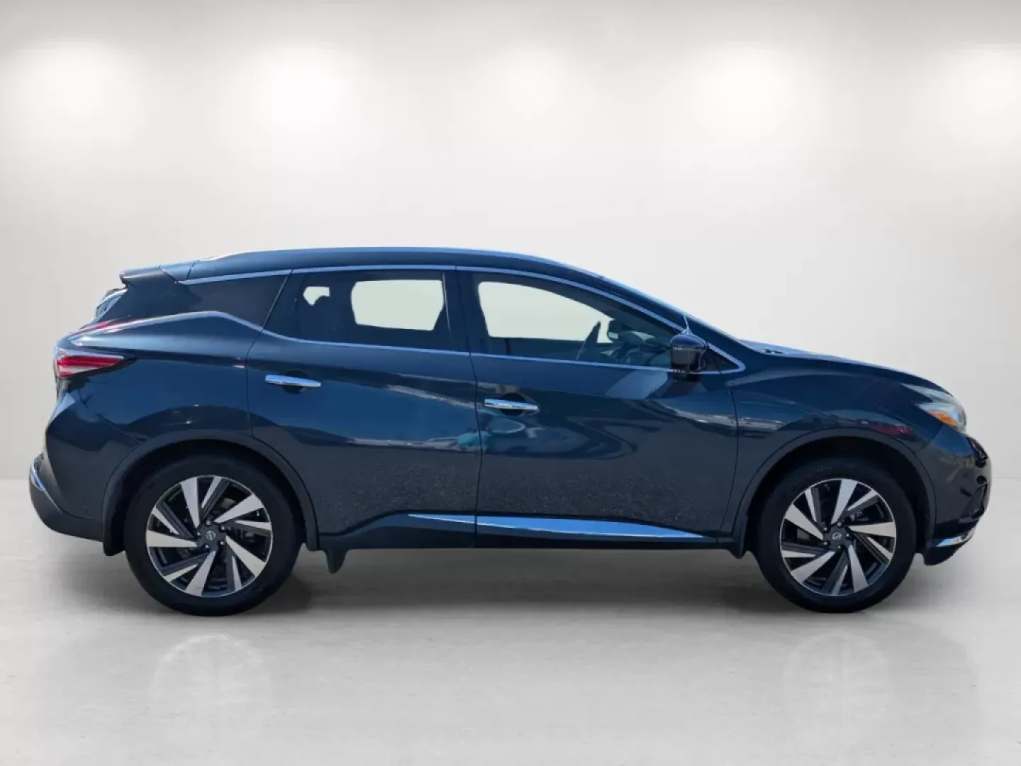 2016 /Beige Nissan Murano Platinum (5N1AZ2MG4GN) with an Other engine, located at 5115 14th Ave., Columbus, GA, 31904, (706) 323-0345, 32.511494, -84.971046 - Elevate your driving experience with the 2016 Nissan Murano Platinum, now available at Gils Auto in Phenix City, AL. Imagine cruising down the scenic U.S. 80 W, your family comfortably settled in the spacious interior of this stylish SUV, complete with luxurious beige leather-appointed seats and a p - Photo#3