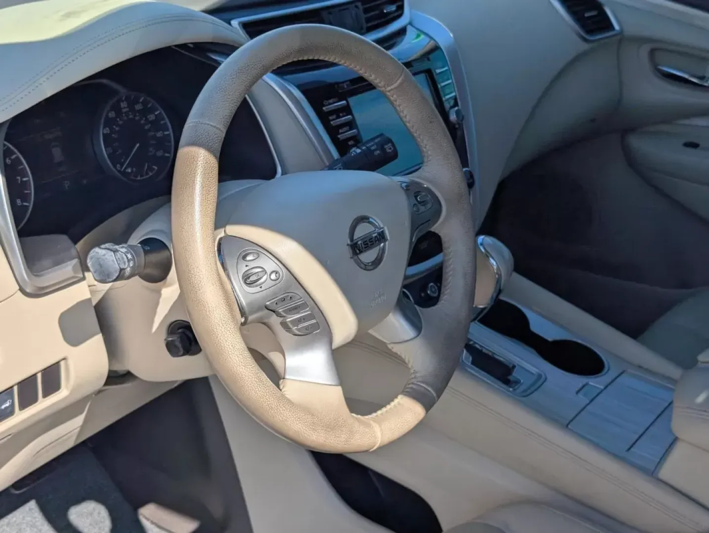 2016 /Beige Nissan Murano Platinum (5N1AZ2MG4GN) with an Other engine, located at 5115 14th Ave., Columbus, GA, 31904, (706) 323-0345, 32.511494, -84.971046 - Elevate your driving experience with the 2016 Nissan Murano Platinum, now available at Gils Auto in Phenix City, AL. Imagine cruising down the scenic U.S. 80 W, your family comfortably settled in the spacious interior of this stylish SUV, complete with luxurious beige leather-appointed seats and a p - Photo#11