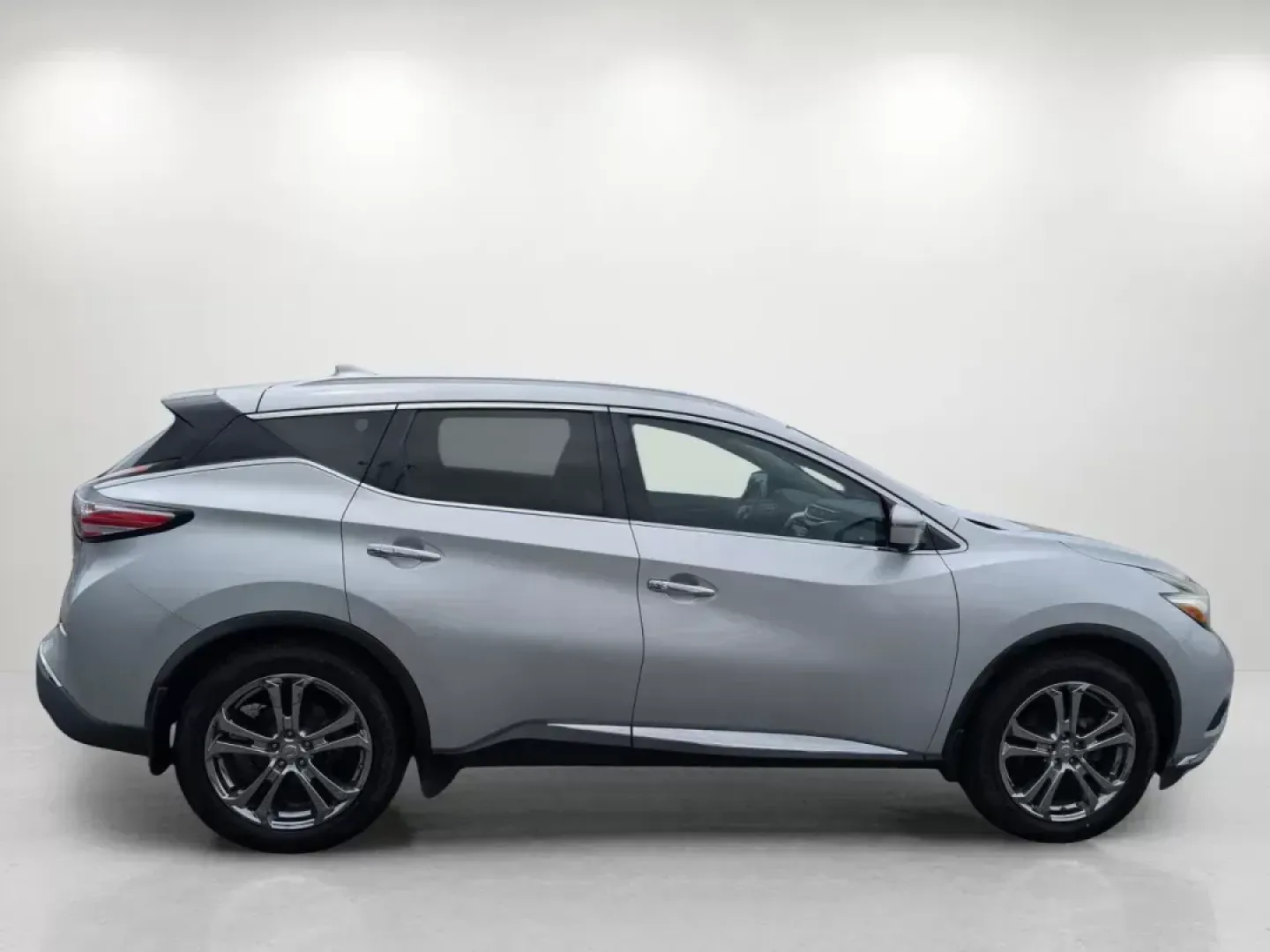 2016 Nissan Murano Platinum (5N1AZ2MH6GN) with an Regular Unleaded V-6 3.5 L/213 engine, 1-Speed CVT w/OD transmission, located at 7000 Northlake Connector, Columbus, GA, 31904, (706) 987-8085, 32.524975, -84.978134 - 2016 Nissan Murano Platinum - Photo#3