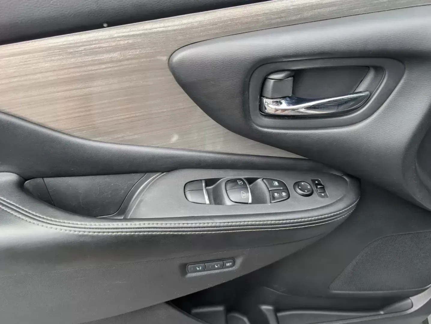 2016 Nissan Murano Platinum (5N1AZ2MH6GN) with an Regular Unleaded V-6 3.5 L/213 engine, 1-Speed CVT w/OD transmission, located at 7000 Northlake Connector, Columbus, GA, 31904, (706) 987-8085, 32.524975, -84.978134 - 2016 Nissan Murano Platinum - Photo#8