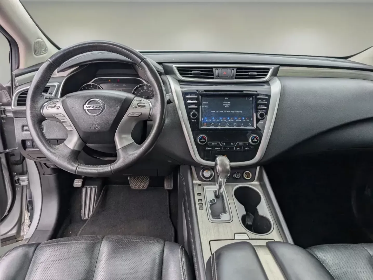 2016 Nissan Murano Platinum (5N1AZ2MH6GN) with an Regular Unleaded V-6 3.5 L/213 engine, 1-Speed CVT w/OD transmission, located at 7000 Northlake Connector, Columbus, GA, 31904, (706) 987-8085, 32.524975, -84.978134 - 2016 Nissan Murano Platinum - Photo#11
