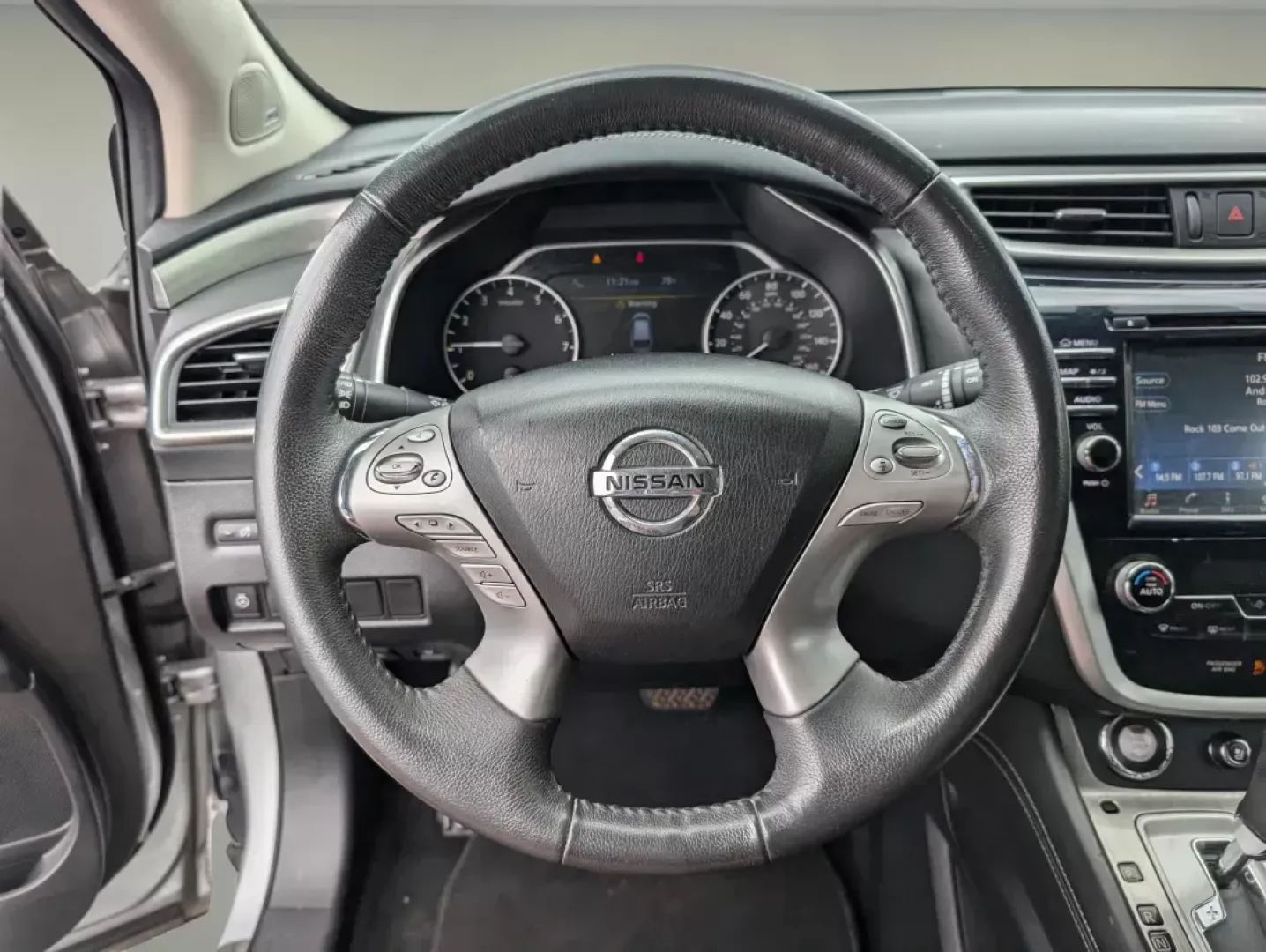 2016 Nissan Murano Platinum (5N1AZ2MH6GN) with an Regular Unleaded V-6 3.5 L/213 engine, 1-Speed CVT w/OD transmission, located at 7000 Northlake Connector, Columbus, GA, 31904, (706) 987-8085, 32.524975, -84.978134 - 2016 Nissan Murano Platinum - Photo#14