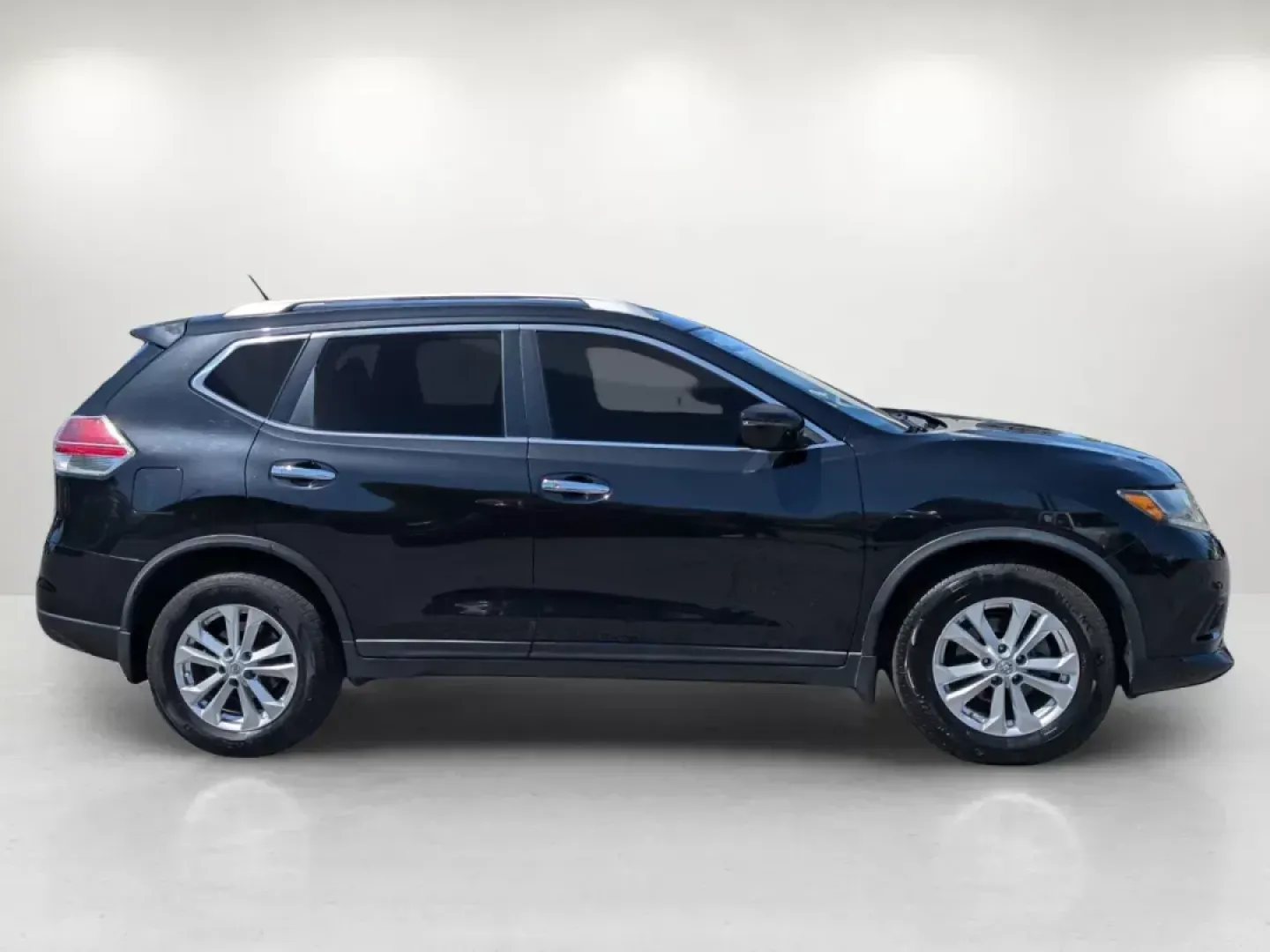 2016 /Charcoal Nissan Rogue SV (KNMAT2MT6GP) with an Regular Unleaded I-4 2.5 L/152 engine, 1-Speed CVT w/OD transmission, located at 521 Old Farm Lane Rd, Prattville, AL, 36066, (334) 325-1505, 32.482460, -86.416367 - 2016 Nissan Rogue SV - Photo#3