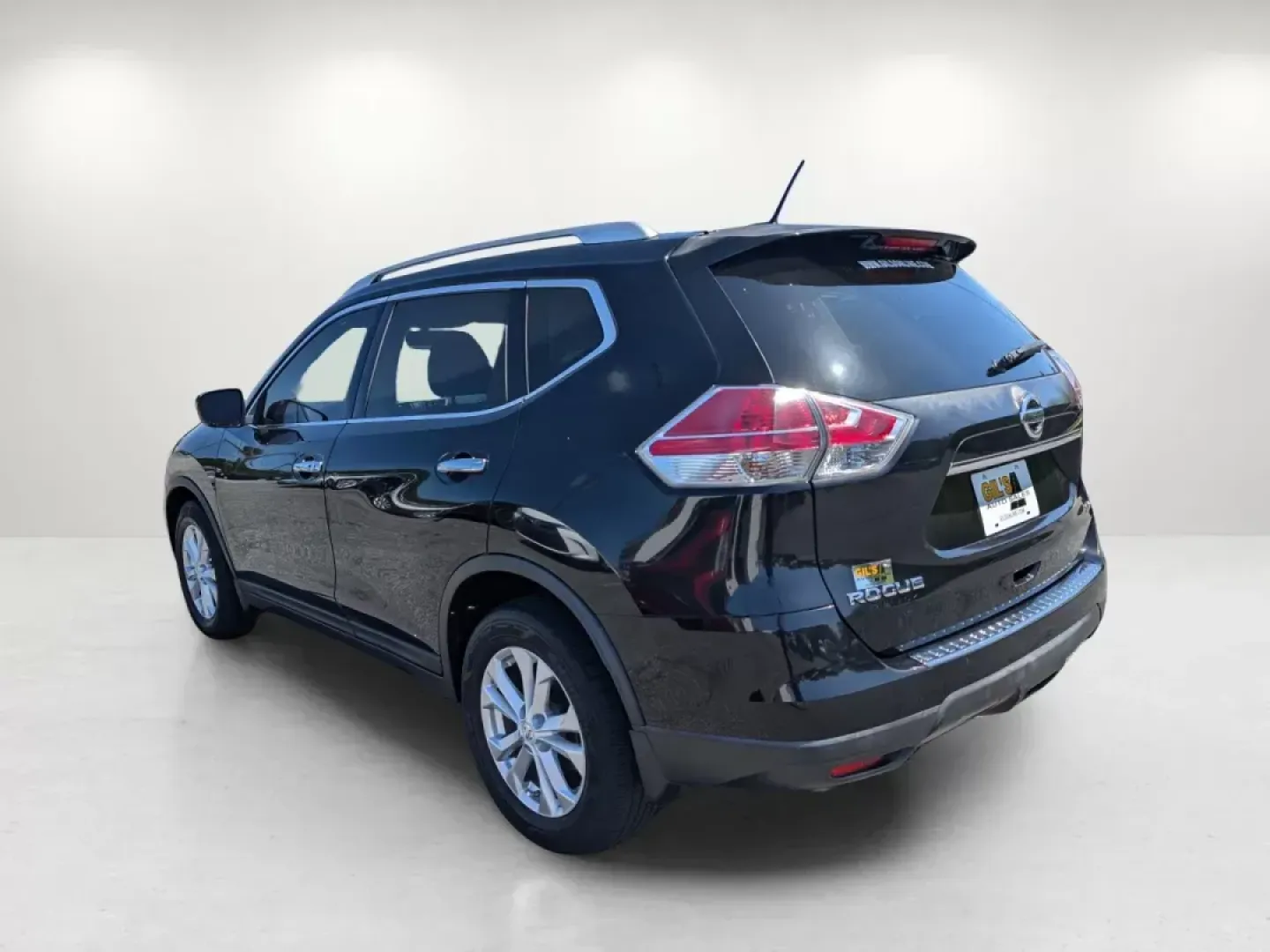 2016 /Charcoal Nissan Rogue SV (KNMAT2MT6GP) with an Regular Unleaded I-4 2.5 L/152 engine, 1-Speed CVT w/OD transmission, located at 521 Old Farm Lane Rd, Prattville, AL, 36066, (334) 325-1505, 32.482460, -86.416367 - 2016 Nissan Rogue SV - Photo#6