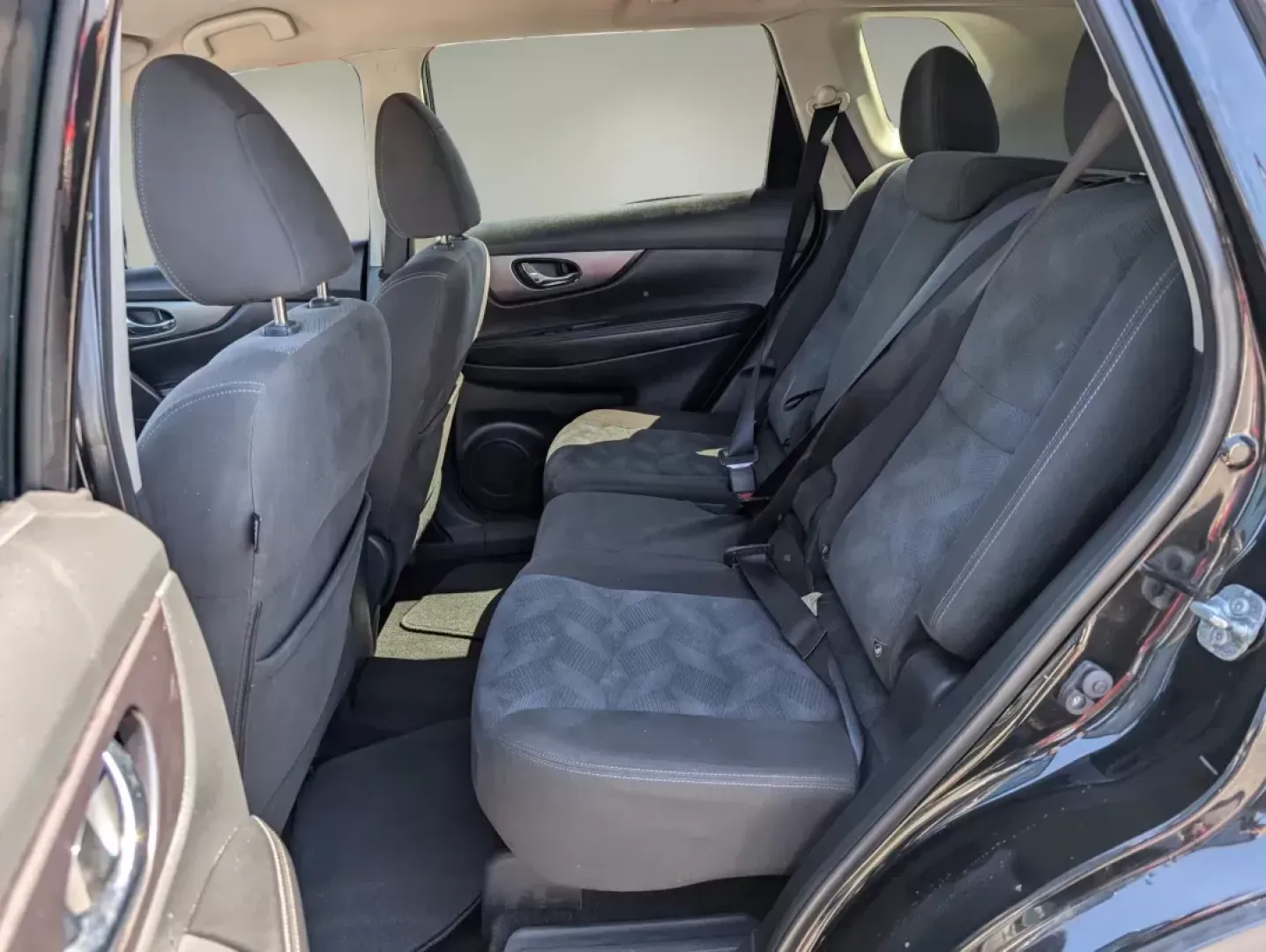 2016 /Charcoal Nissan Rogue SV (KNMAT2MT6GP) with an Regular Unleaded I-4 2.5 L/152 engine, 1-Speed CVT w/OD transmission, located at 521 Old Farm Lane Rd, Prattville, AL, 36066, (334) 325-1505, 32.482460, -86.416367 - 2016 Nissan Rogue SV - Photo#11