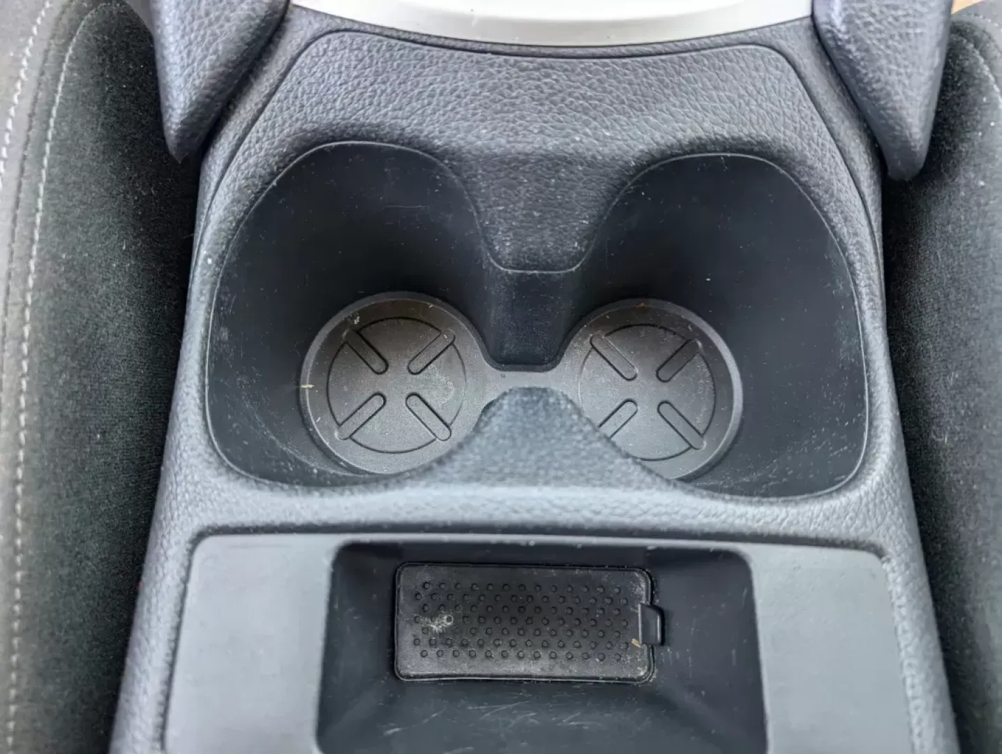 2016 /Charcoal Nissan Rogue SV (KNMAT2MT6GP) with an Regular Unleaded I-4 2.5 L/152 engine, 1-Speed CVT w/OD transmission, located at 521 Old Farm Lane Rd, Prattville, AL, 36066, (334) 325-1505, 32.482460, -86.416367 - 2016 Nissan Rogue SV - Photo#13