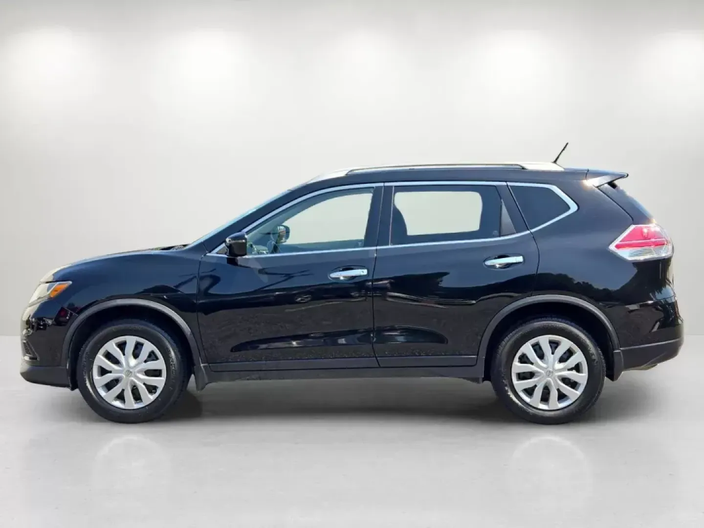 2016 /Almond Nissan Rogue S (JN8AT2MT6GW) with an Other engine, located at 5115 14th Ave., Columbus, GA, 31904, (706) 323-0345, 32.511494, -84.971046 - **Experience Adventure and Comfort with the 2016 Nissan Rogue at Gils Auto - Columbus!**<br /> <br /> Are you on the hunt for an SUV that combines spaciousness, technology, and reliability for your family's next adventure? Look no further than the 2016 Nissan Rogue, available now at Gils Auto, locat - Photo#7