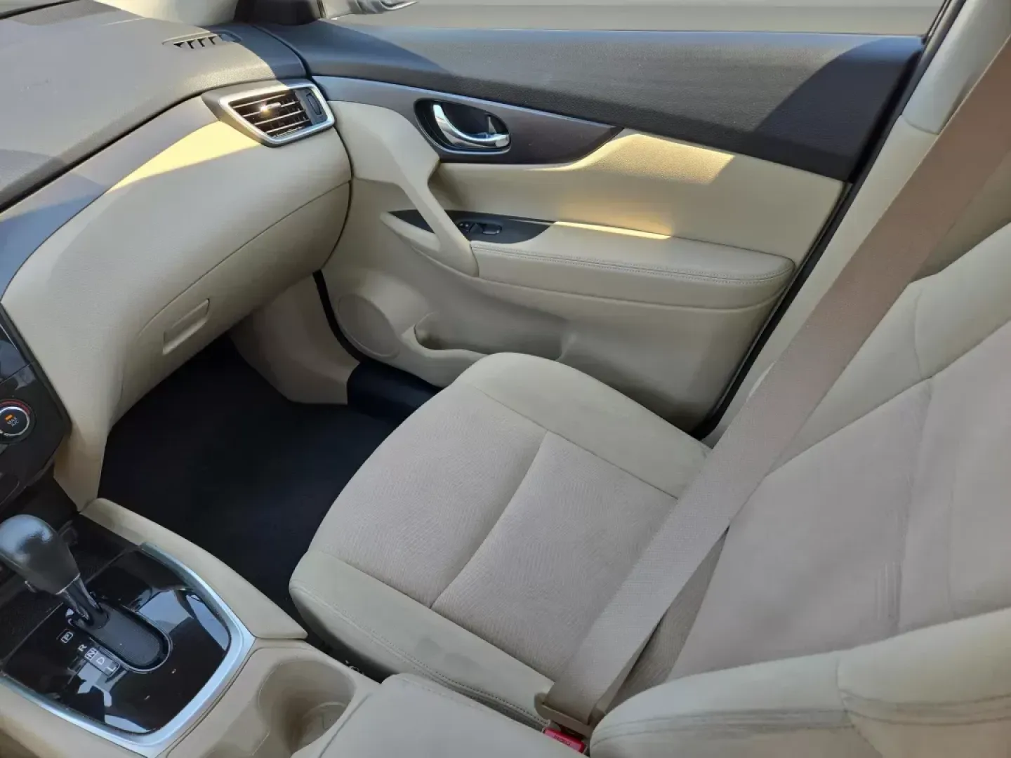 2016 /Almond Nissan Rogue S (JN8AT2MT6GW) with an Other engine, located at 5115 14th Ave., Columbus, GA, 31904, (706) 323-0345, 32.511494, -84.971046 - **Experience Adventure and Comfort with the 2016 Nissan Rogue at Gils Auto - Columbus!**<br /> <br /> Are you on the hunt for an SUV that combines spaciousness, technology, and reliability for your family's next adventure? Look no further than the 2016 Nissan Rogue, available now at Gils Auto, locat - Photo#14