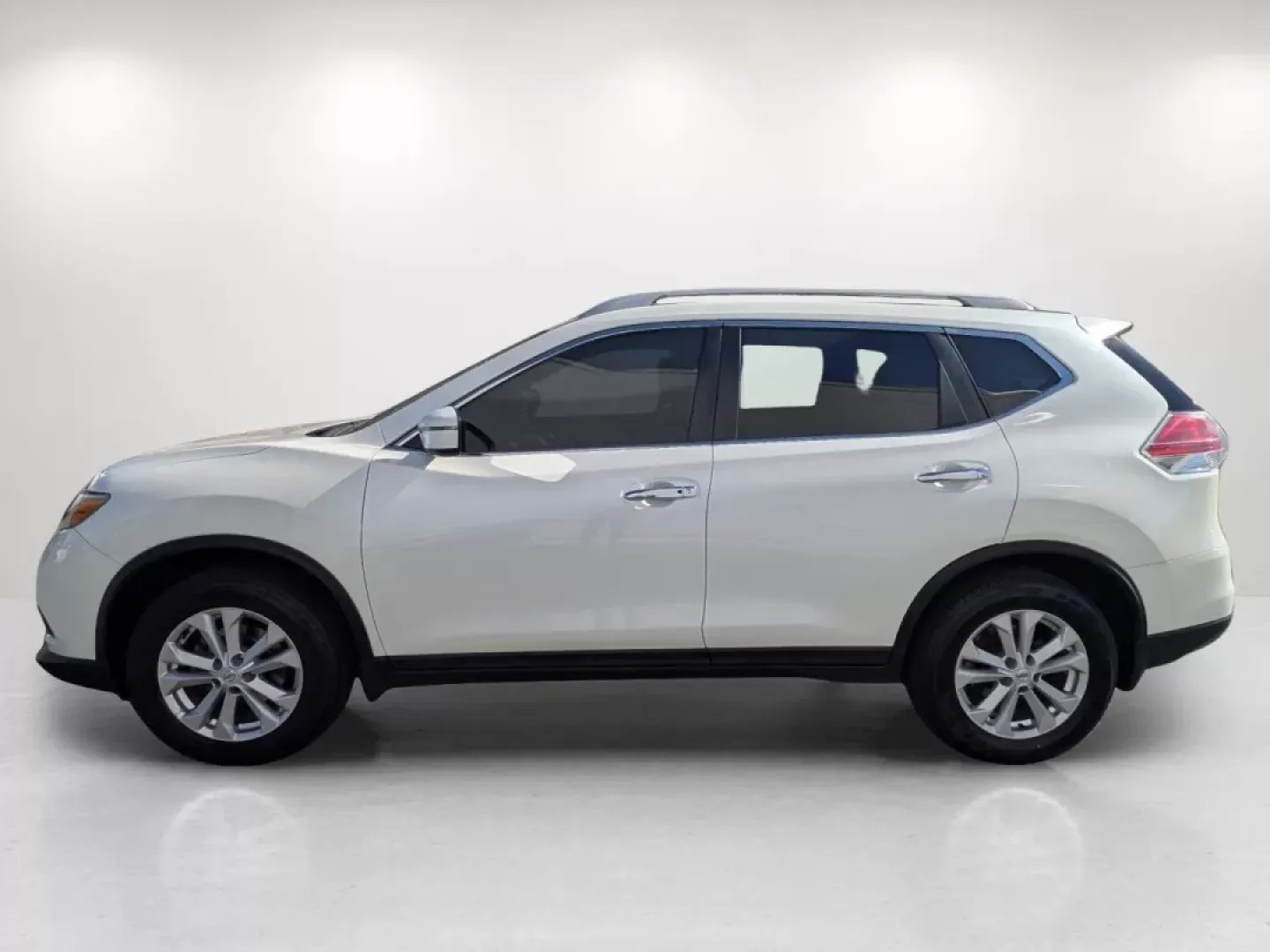 2016 /Almond Nissan Rogue SV (5N1AT2MT5GC) with an Other engine, located at 804 22nd Ave, Phenix City, AL, 36870, (334) 297-1860, 32.484749, -85.024475 - 2016 Nissan Rogue SV - Photo#7