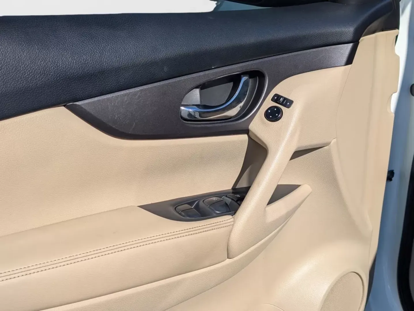 2016 /Almond Nissan Rogue SV (5N1AT2MT5GC) with an Other engine, located at 804 22nd Ave, Phenix City, AL, 36870, (334) 297-1860, 32.484749, -85.024475 - 2016 Nissan Rogue SV - Photo#8