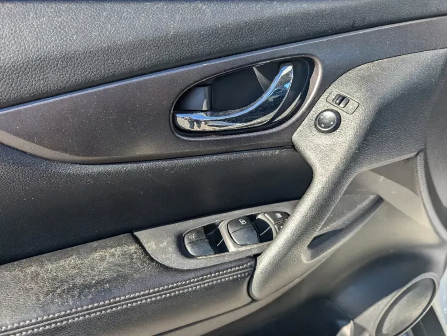 2016 Nissan Rogue SV (5N1AT2MV4GC) with an Other engine, located at 5115 14th Ave., Columbus, GA, 31904, (706) 323-0345, 32.511494, -84.971046 - **Adventure Awaits with the 2016 Nissan Rogue SV AWD Your Next Family SUV!**<br /> <br /> Are you in search of the perfect vehicle that balances everyday practicality with a touch of adventure? Look no further than the 2016 Nissan Rogue SV AWD, now available at Gils Auto in Columbus, GA. This versa - Photo#9