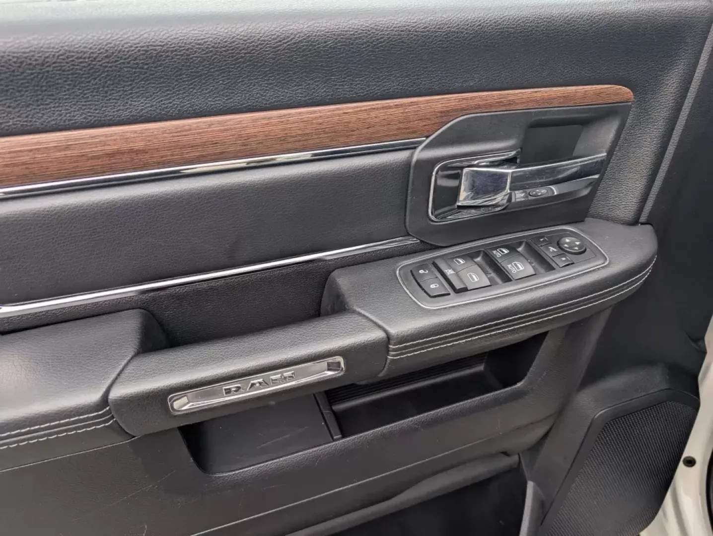 2016 /Black Ram 2500 Laramie (3C6UR5FL7GG) with an Other engine, located at 3959 U.S. 80 W, Phenix City, AL, 36870, (334) 297-4885, 32.469296, -85.135185 - **Discover Your Next Adventure with the 2016 Ram 2500 Laramie Crew Cab Pickup at Gils Auto, Phenix City!**<br /> <br /> Are you ready to tackle both your workweek and weekend adventures with unmatched confidence? The 2016 Ram 2500 Laramie is your perfect companion for fulfilling all your hauling nee - Photo#8