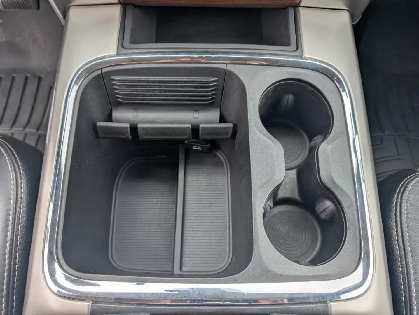 2016 /Black Ram 2500 Laramie (3C6UR5FL7GG) with an Other engine, located at 3959 U.S. 80 W, Phenix City, AL, 36870, (334) 297-4885, 32.469296, -85.135185 - **Discover Your Next Adventure with the 2016 Ram 2500 Laramie Crew Cab Pickup at Gils Auto, Phenix City!**<br /> <br /> Are you ready to tackle both your workweek and weekend adventures with unmatched confidence? The 2016 Ram 2500 Laramie is your perfect companion for fulfilling all your hauling nee - Photo#9