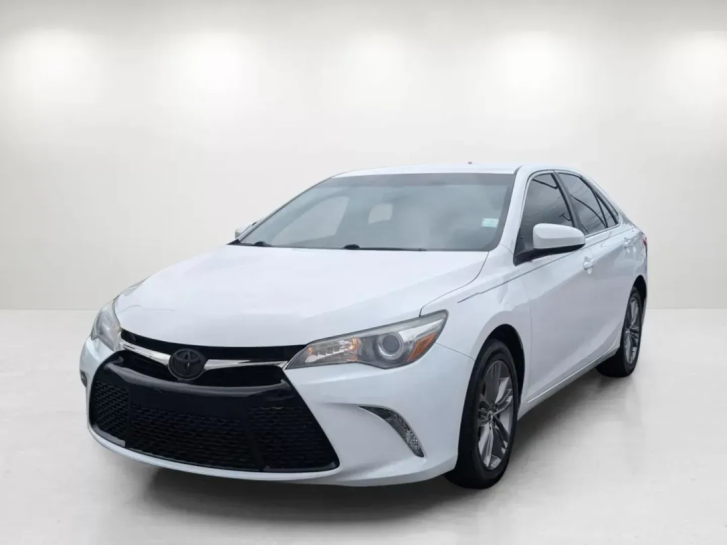2016 Toyota Camry SE (4T1BF1FK5GU) with an Regular Unleaded I-4 2.5 L/152 engine, 6-Speed Automatic w/OD transmission, located at 521 Old Farm Lane Rd, Prattville, AL, 36066, (334) 325-1505, 32.482460, -86.416367 - 2016 Toyota Camry SE - Photo#0