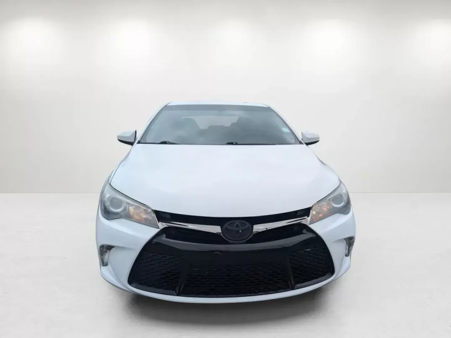 2016 Toyota Camry SE (4T1BF1FK5GU) with an Regular Unleaded I-4 2.5 L/152 engine, 6-Speed Automatic w/OD transmission, located at 521 Old Farm Lane Rd, Prattville, AL, 36066, (334) 325-1505, 32.482460, -86.416367 - 2016 Toyota Camry SE - Photo#1