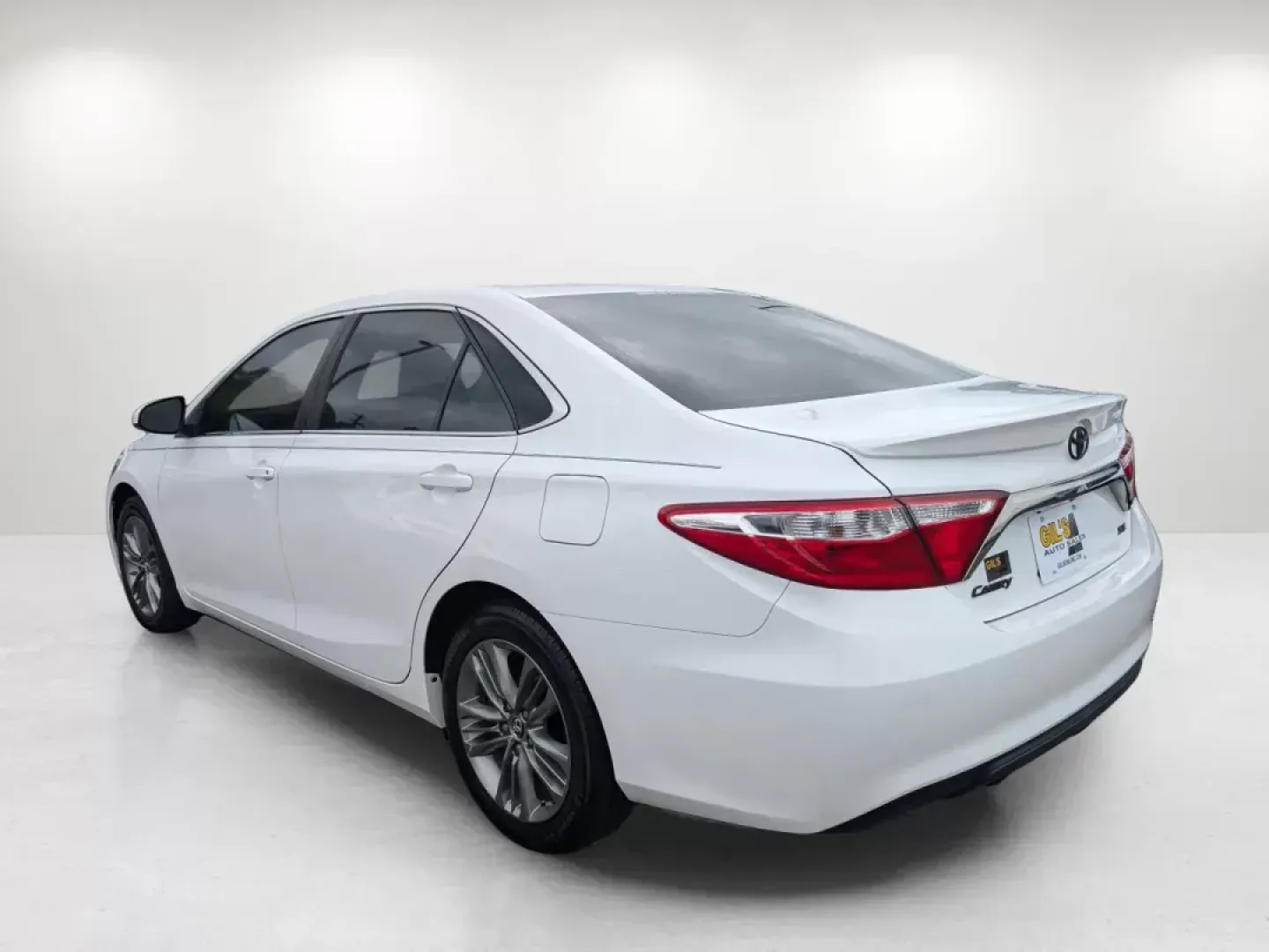 2016 Toyota Camry SE (4T1BF1FK5GU) with an Regular Unleaded I-4 2.5 L/152 engine, 6-Speed Automatic w/OD transmission, located at 521 Old Farm Lane Rd, Prattville, AL, 36066, (334) 325-1505, 32.482460, -86.416367 - 2016 Toyota Camry SE - Photo#6