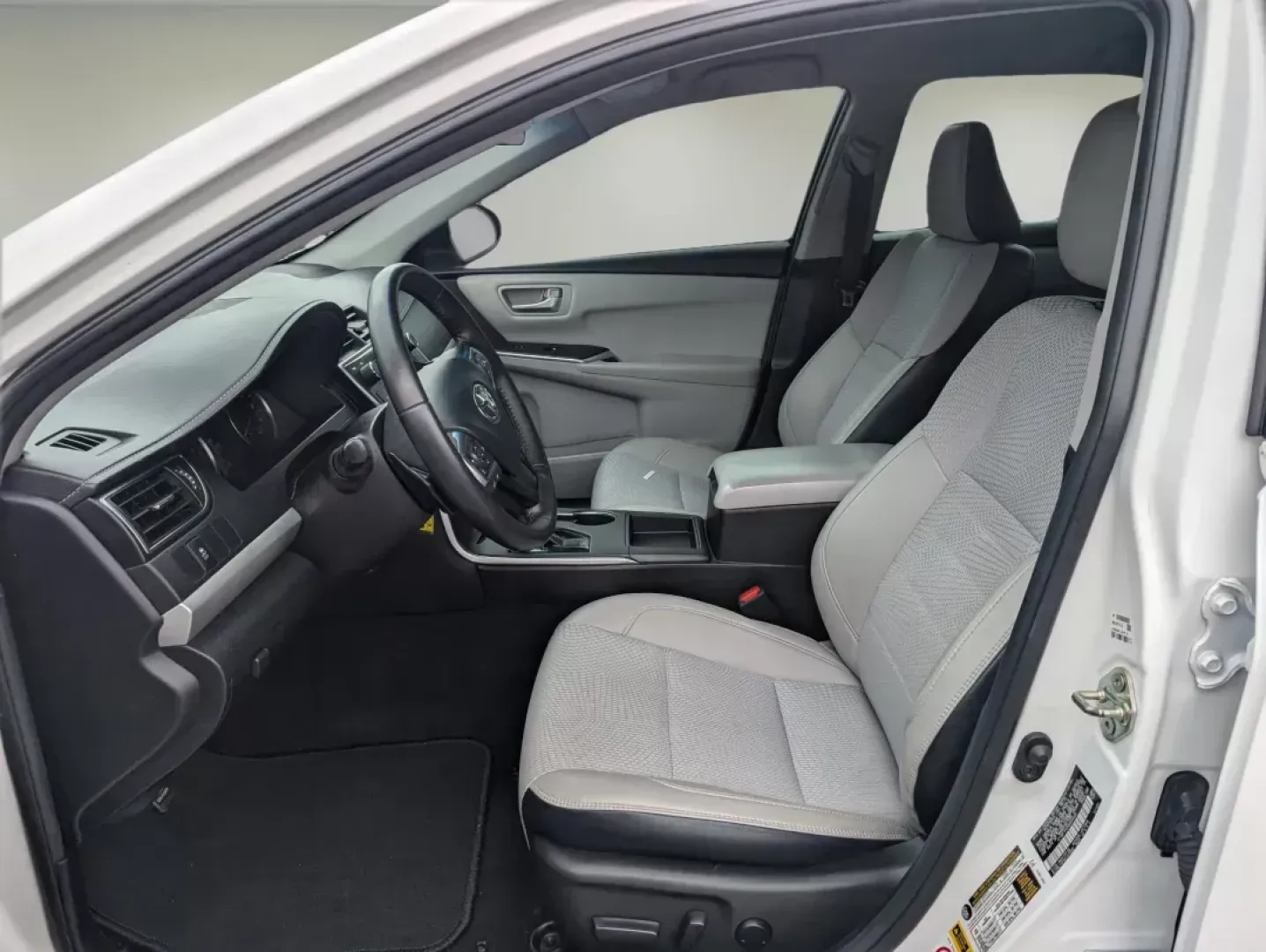 2016 Toyota Camry SE (4T1BF1FK5GU) with an Regular Unleaded I-4 2.5 L/152 engine, 6-Speed Automatic w/OD transmission, located at 521 Old Farm Lane Rd, Prattville, AL, 36066, (334) 325-1505, 32.482460, -86.416367 - 2016 Toyota Camry SE - Photo#9