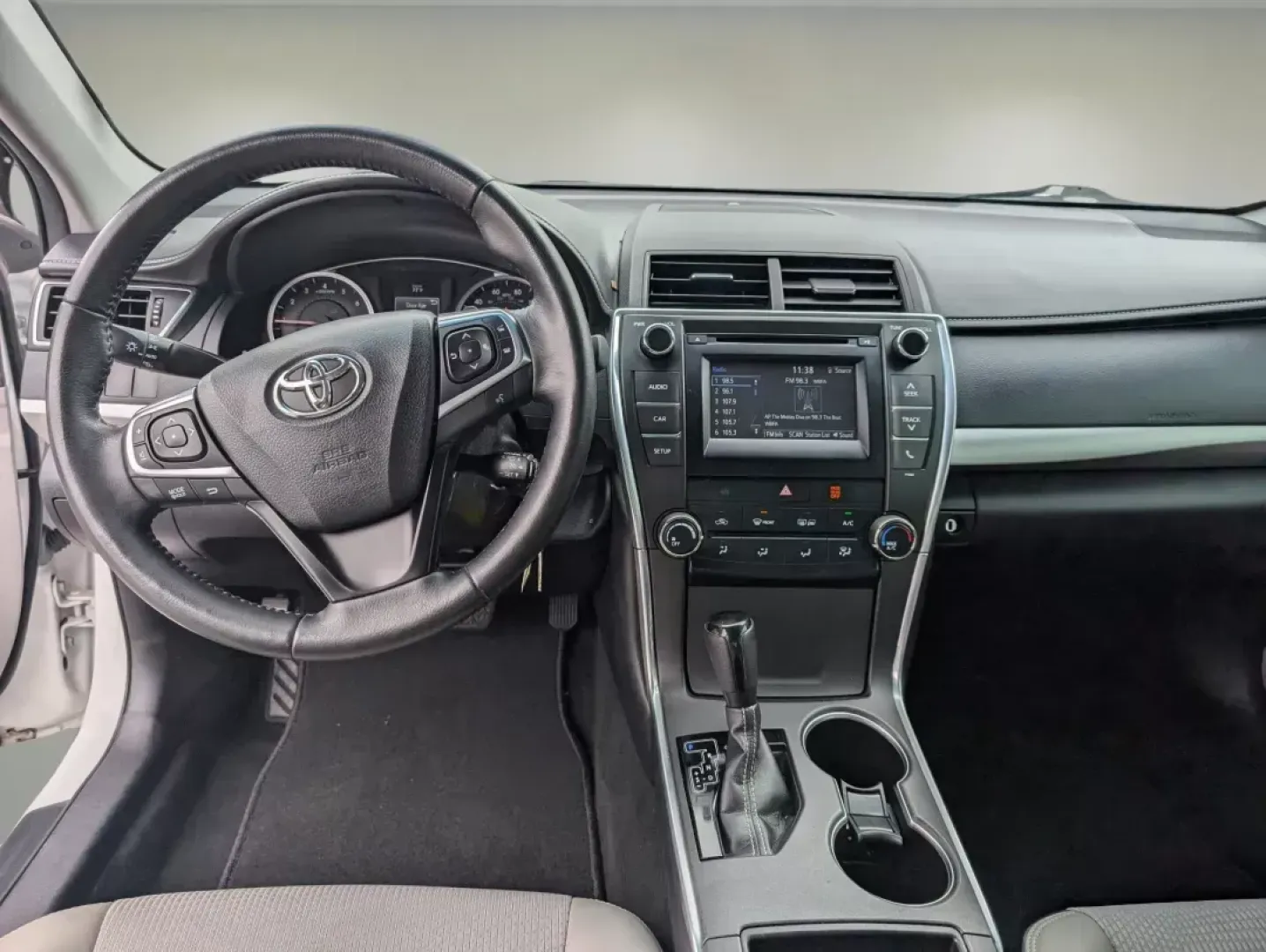 2016 Toyota Camry SE (4T1BF1FK5GU) with an Regular Unleaded I-4 2.5 L/152 engine, 6-Speed Automatic w/OD transmission, located at 521 Old Farm Lane Rd, Prattville, AL, 36066, (334) 325-1505, 32.482460, -86.416367 - 2016 Toyota Camry SE - Photo#11
