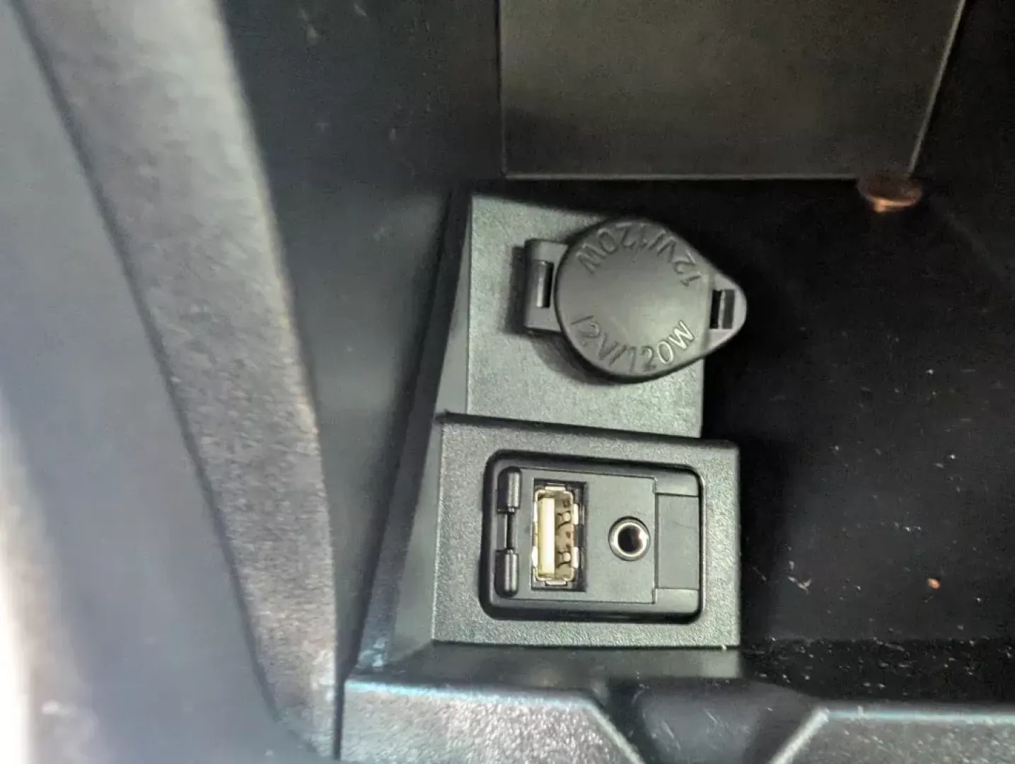 2016 Toyota Camry SE (4T1BF1FK5GU) with an Regular Unleaded I-4 2.5 L/152 engine, 6-Speed Automatic w/OD transmission, located at 521 Old Farm Lane Rd, Prattville, AL, 36066, (334) 325-1505, 32.482460, -86.416367 - 2016 Toyota Camry SE - Photo#12