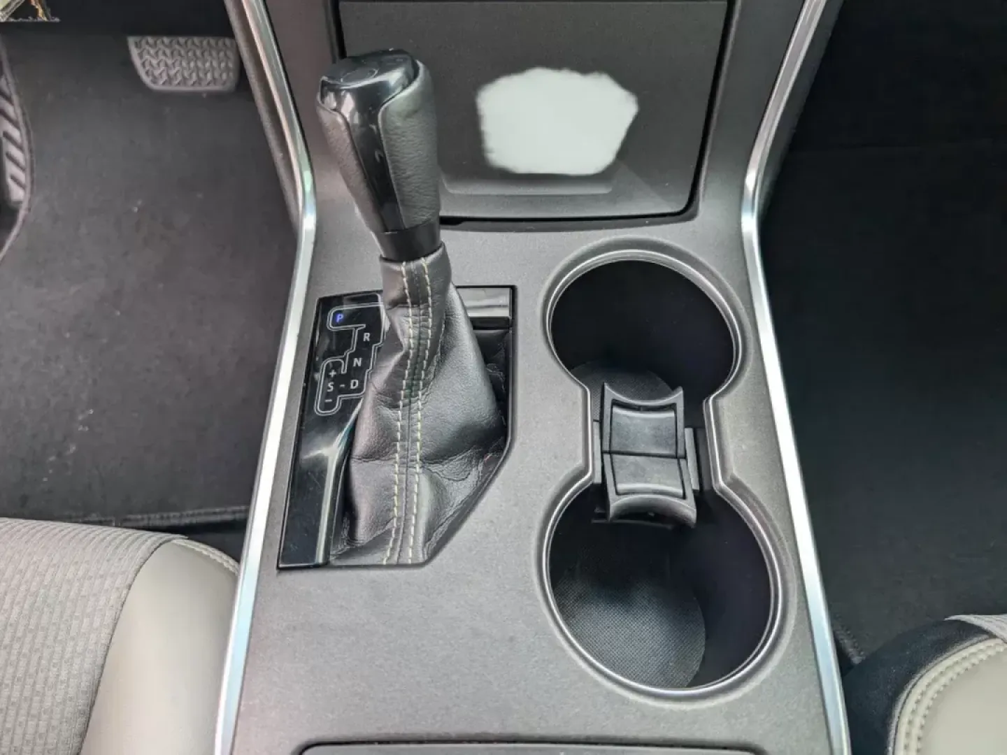 2016 Toyota Camry SE (4T1BF1FK5GU) with an Regular Unleaded I-4 2.5 L/152 engine, 6-Speed Automatic w/OD transmission, located at 521 Old Farm Lane Rd, Prattville, AL, 36066, (334) 325-1505, 32.482460, -86.416367 - 2016 Toyota Camry SE - Photo#13