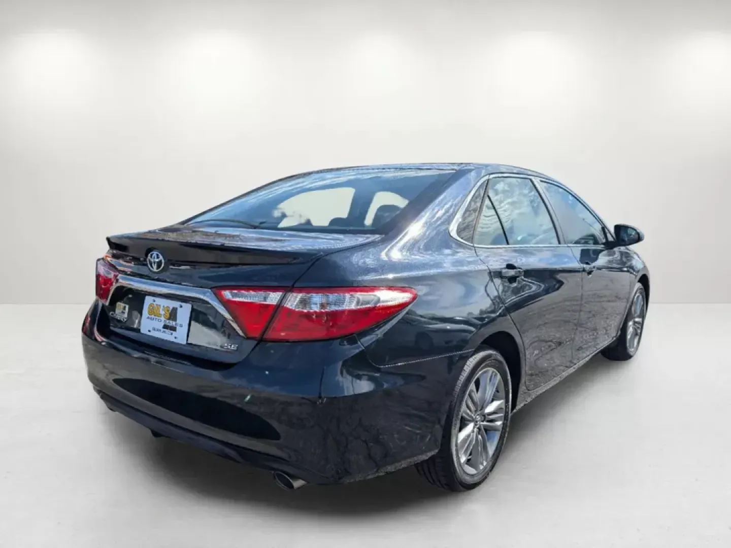 2016 Toyota Camry SE (4T1BF1FK7GU) with an Regular Unleaded I-4 2.5 L/152 engine, 6-Speed Automatic w/OD transmission, located at 7000 Northlake Connector, Columbus, GA, 31904, (706) 987-8085, 32.524975, -84.978134 - 2016 Toyota Camry SE - Photo#5