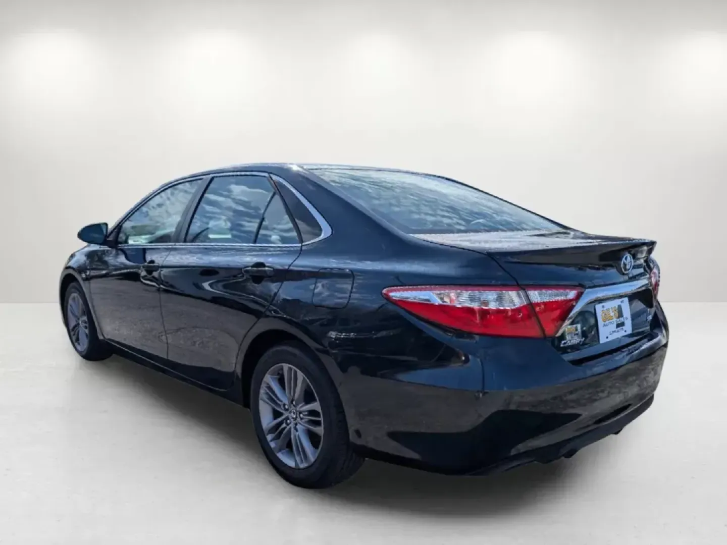 2016 Toyota Camry SE (4T1BF1FK7GU) with an Regular Unleaded I-4 2.5 L/152 engine, 6-Speed Automatic w/OD transmission, located at 7000 Northlake Connector, Columbus, GA, 31904, (706) 987-8085, 32.524975, -84.978134 - 2016 Toyota Camry SE - Photo#7