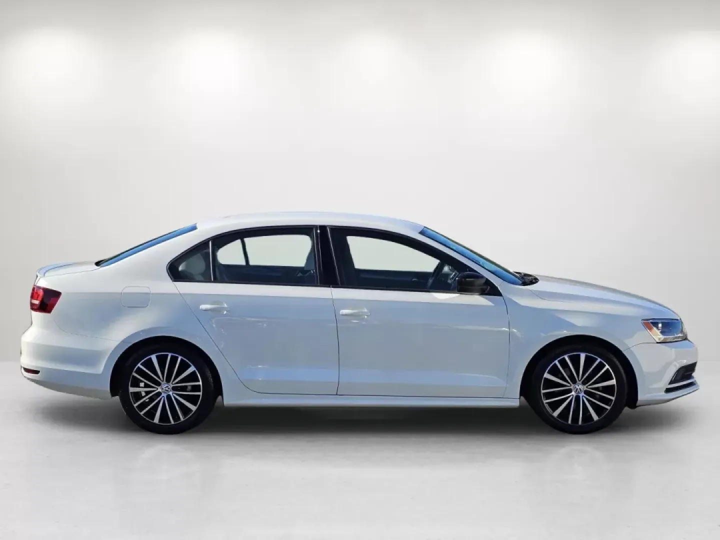 2016 Volkswagen Jetta 1.8T Sport (3VWD17AJ2GM) with an Other engine, located at 804 22nd Ave, Phenix City, AL, 36870, (334) 297-1860, 32.484749, -85.024475 - **Experience the Road Ahead with This 2016 Volkswagen Jetta 1.8T Sport at Gils Auto Phenix City**<br /> <br /> Are you seeking a reliable and stylish sedan that fits seamlessly into your lifestyle? Whether you're commuting to work, running errands around Phenix City, or heading out on weekend adven - Photo#3