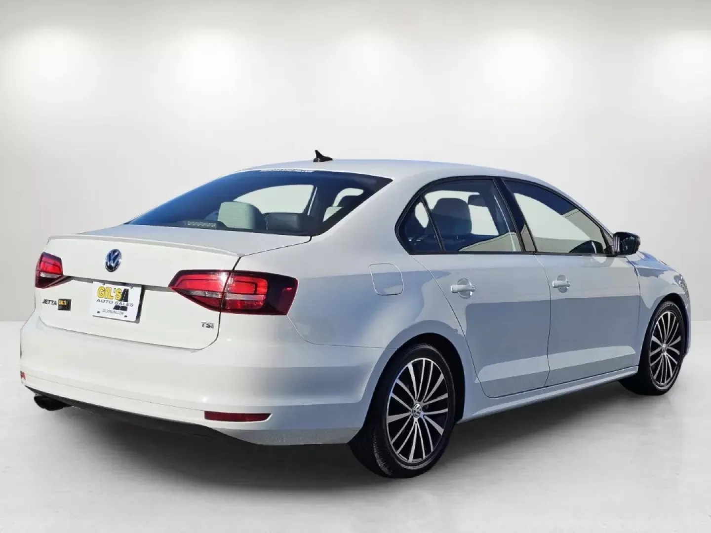 2016 Volkswagen Jetta 1.8T Sport (3VWD17AJ2GM) with an Other engine, located at 804 22nd Ave, Phenix City, AL, 36870, (334) 297-1860, 32.484749, -85.024475 - **Experience the Road Ahead with This 2016 Volkswagen Jetta 1.8T Sport at Gils Auto Phenix City**<br /> <br /> Are you seeking a reliable and stylish sedan that fits seamlessly into your lifestyle? Whether you're commuting to work, running errands around Phenix City, or heading out on weekend adven - Photo#4