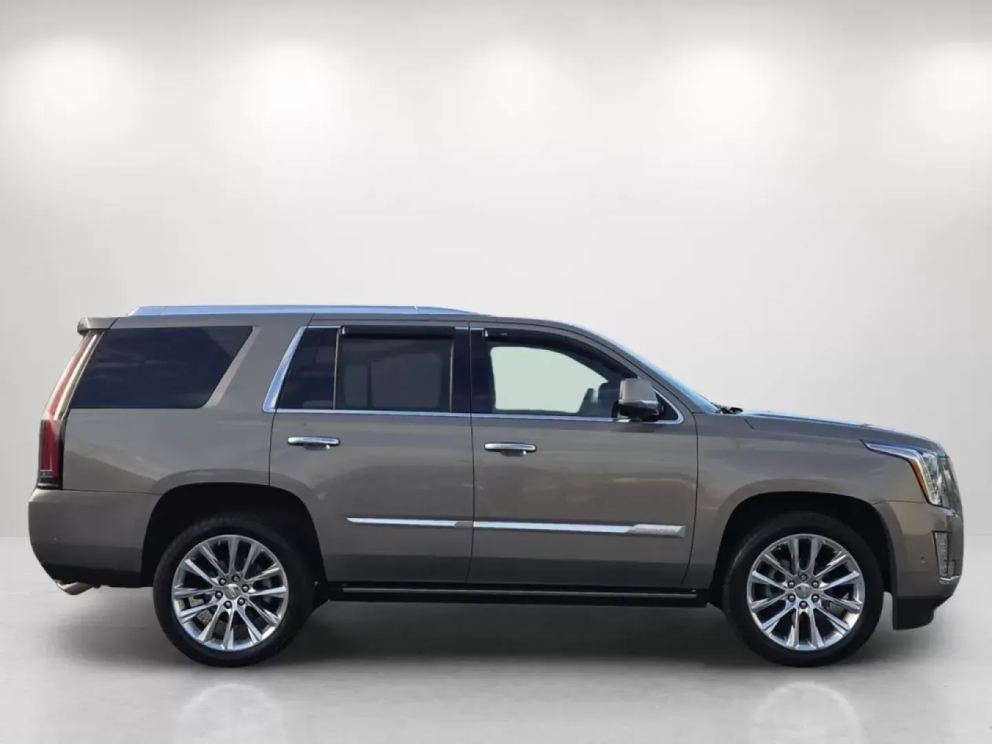 2017 /Shale with Cocoa Accents Cadillac Escalade Premium Luxury (1GYS3CKJ9HR) with an Other engine, located at 3959 U.S. 80 W, Phenix City, AL, 36870, (334) 297-4885, 32.469296, -85.135185 - Unleash your adventurous spirit with the stunning 2017 Cadillac Escalade Premium Luxury, now available at Gils Auto in Phenix City, AL. This SUV is not just a mode of transportation; it's a lifestyle choice perfect for families, weekend warriors, and those who appreciate the finer things in life. Wh - Photo#5