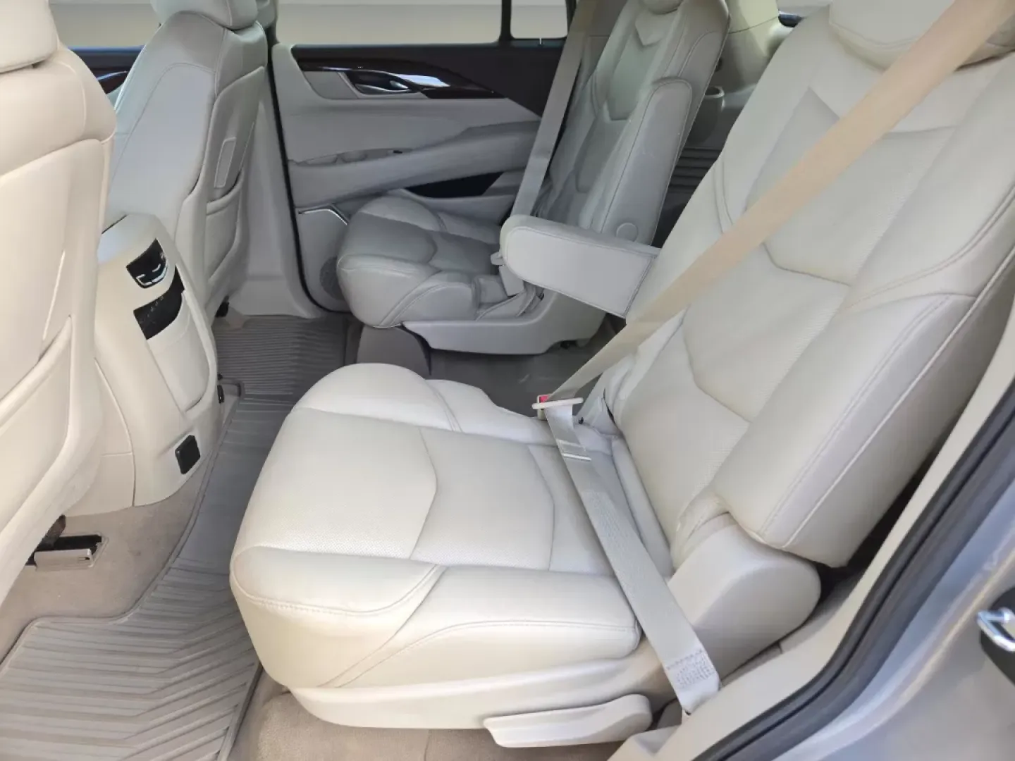 2017 /Shale with Cocoa Accents Cadillac Escalade Premium Luxury (1GYS3CKJ9HR) with an Other engine, located at 3959 U.S. 80 W, Phenix City, AL, 36870, (334) 297-4885, 32.469296, -85.135185 - Unleash your adventurous spirit with the stunning 2017 Cadillac Escalade Premium Luxury, now available at Gils Auto in Phenix City, AL. This SUV is not just a mode of transportation; it's a lifestyle choice perfect for families, weekend warriors, and those who appreciate the finer things in life. Wh - Photo#13