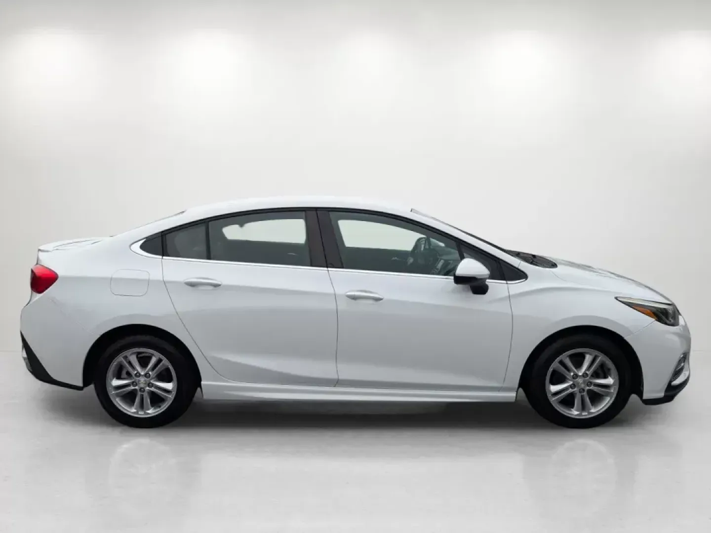 2017 /Jet Black Chevrolet Cruze LT (1G1BE5SM3H7) with an Turbocharged Gas I4 1.4L/ engine, 6-Speed Automatic transmission, located at 1430 Gateway Drive, Opelika, AL, 36801, (334) 239-0944, 32.637871, -85.409790 - 2017 Chevrolet Cruze LT - Photo#3