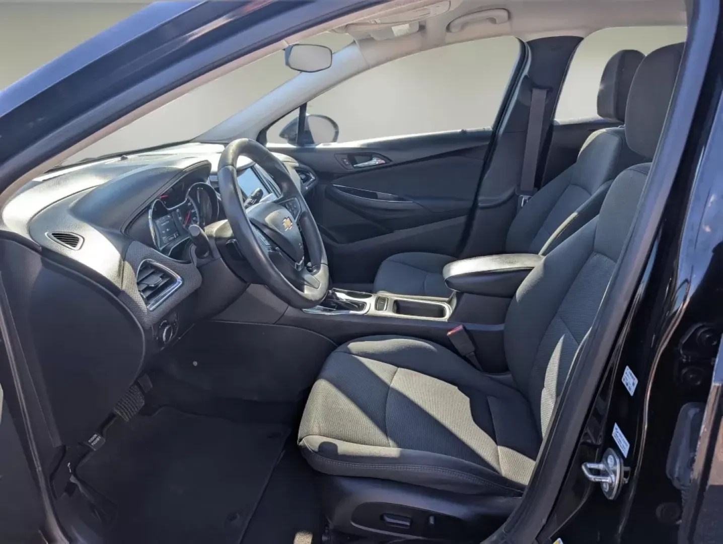 2017 /Jet Black Chevrolet Cruze LT (1G1BE5SM1H7) with an Other engine, located at 1430 Gateway Drive, Opelika, AL, 36801, (334) 239-0944, 32.637871, -85.409790 - 2017 Chevrolet Cruze LT - Photo#9